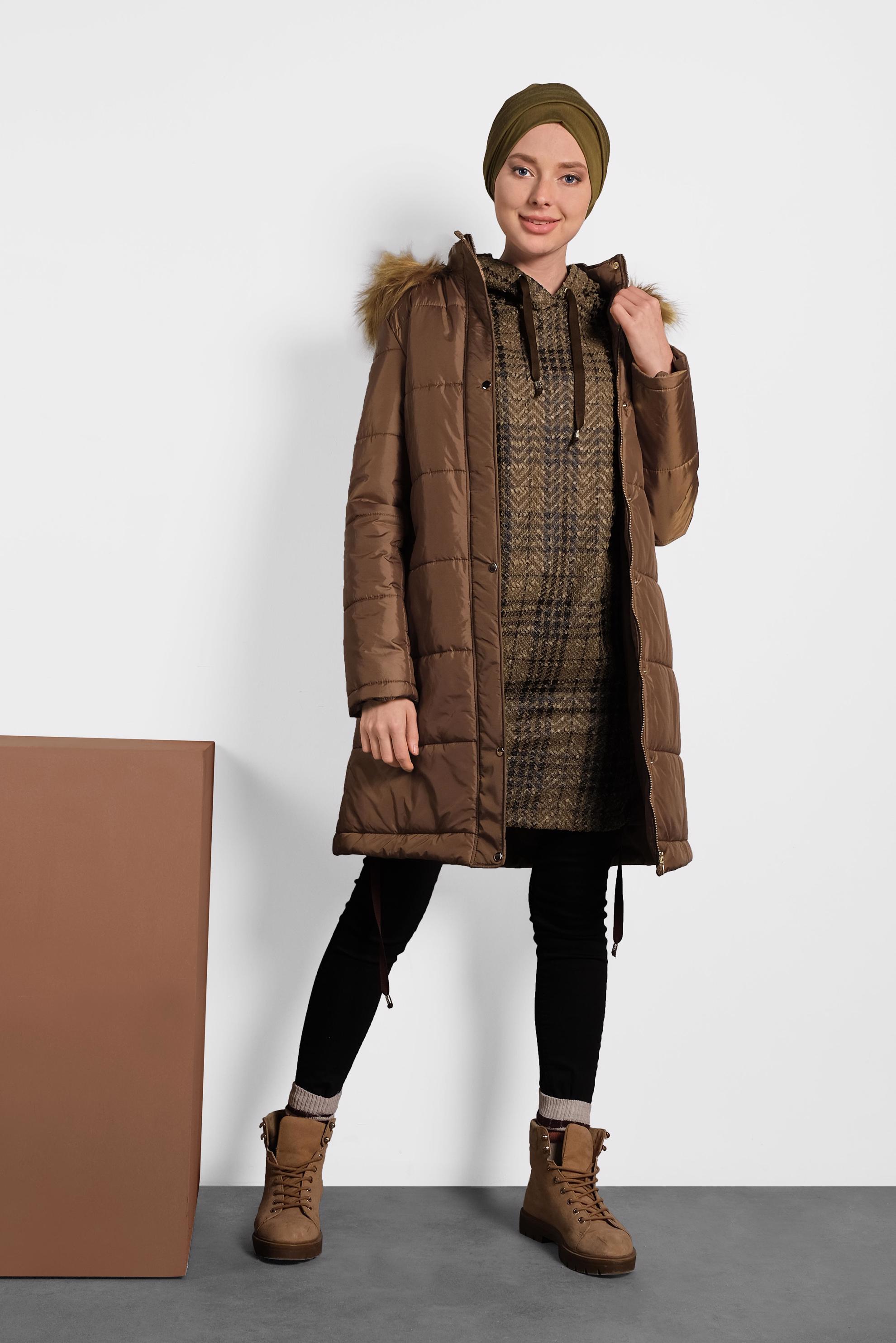 Tesettür giyim TABA KAPÜŞONLU ŞİŞME KABAN 90054 