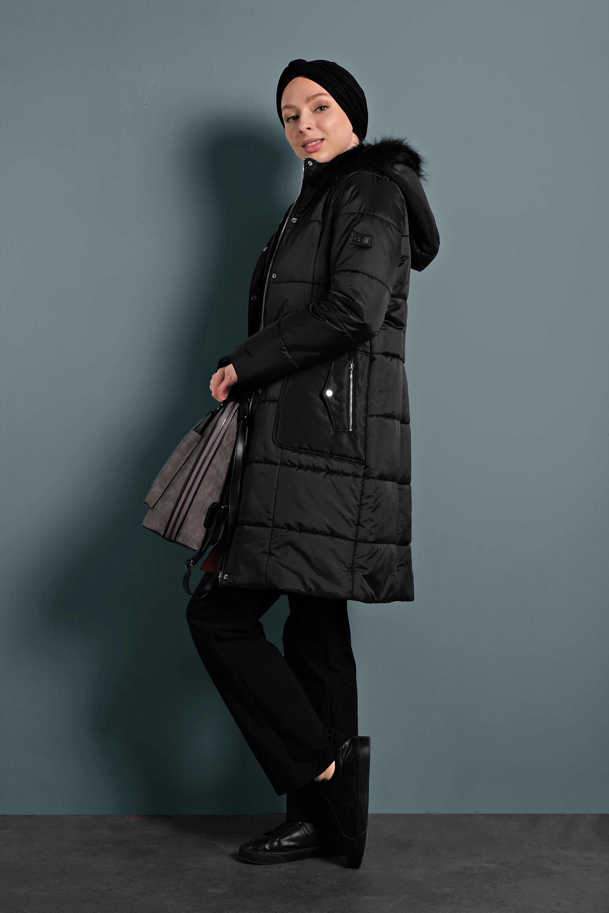 Tesettür giyim SİYAH KAPÜŞONLU ŞİŞME KABAN 90055