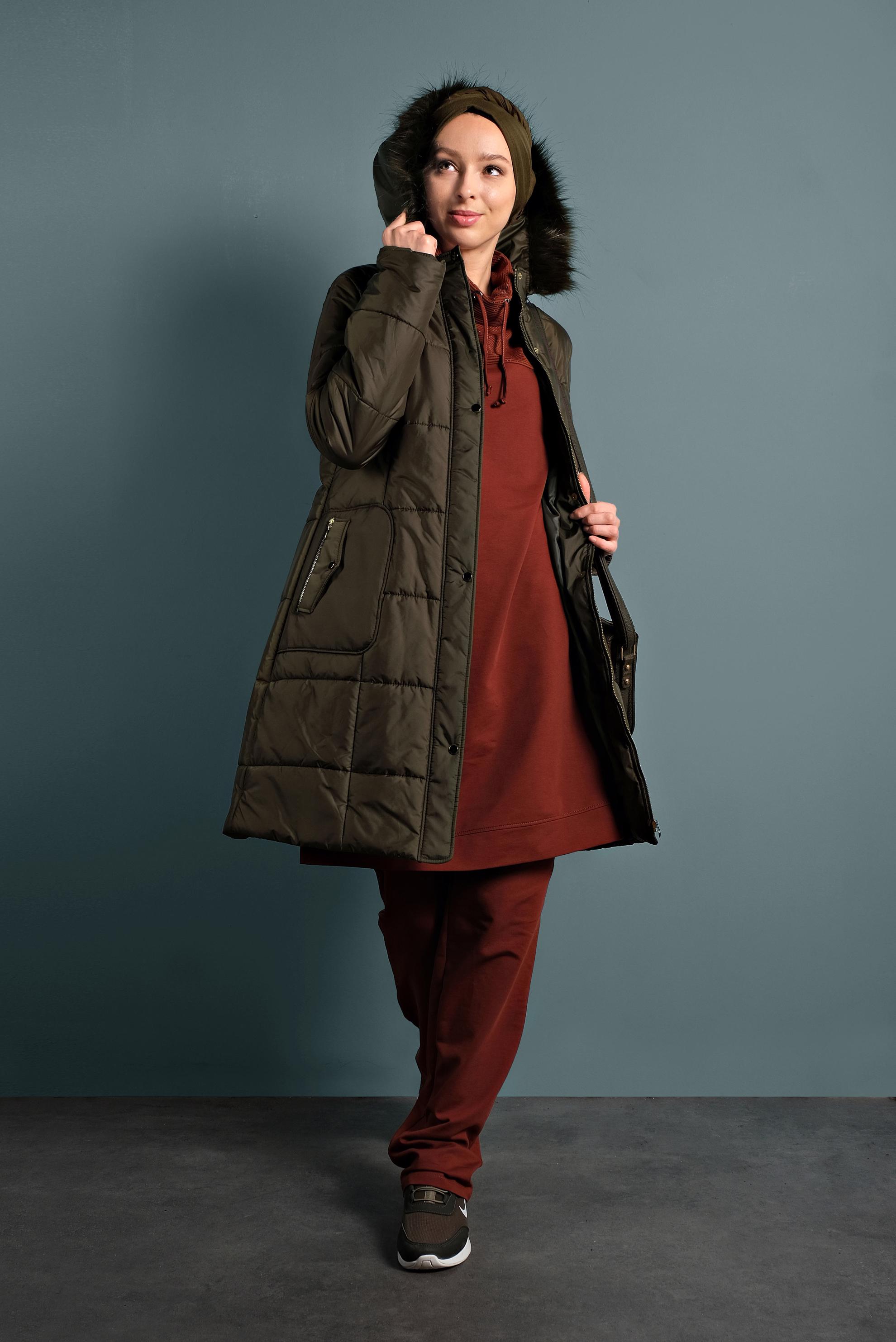 Tesettür giyim HAKİ KAPÜŞONLU ŞİŞME KABAN 90055