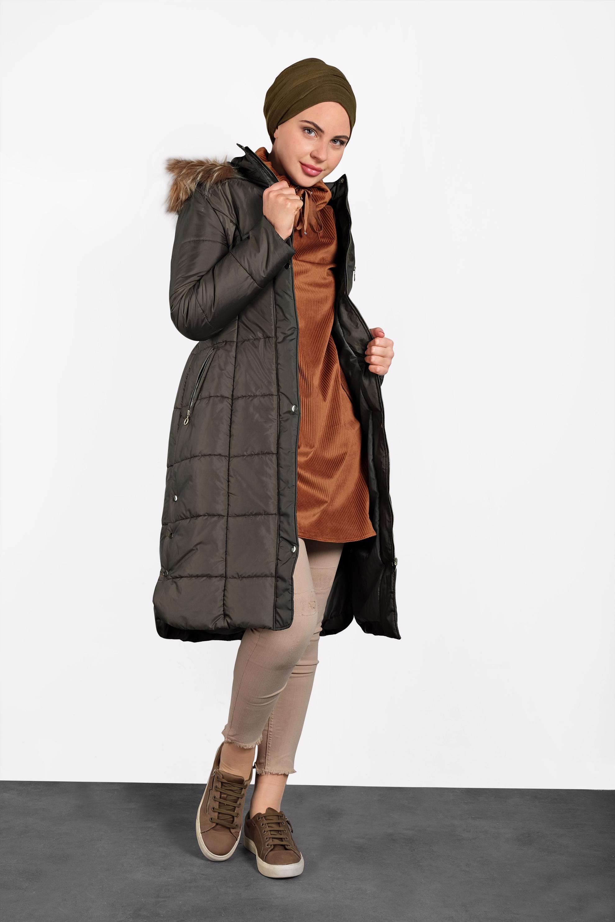 Tesettür giyim HAKİ YANLARI ÇITÇITLI KAPİTONE KABAN 90056 