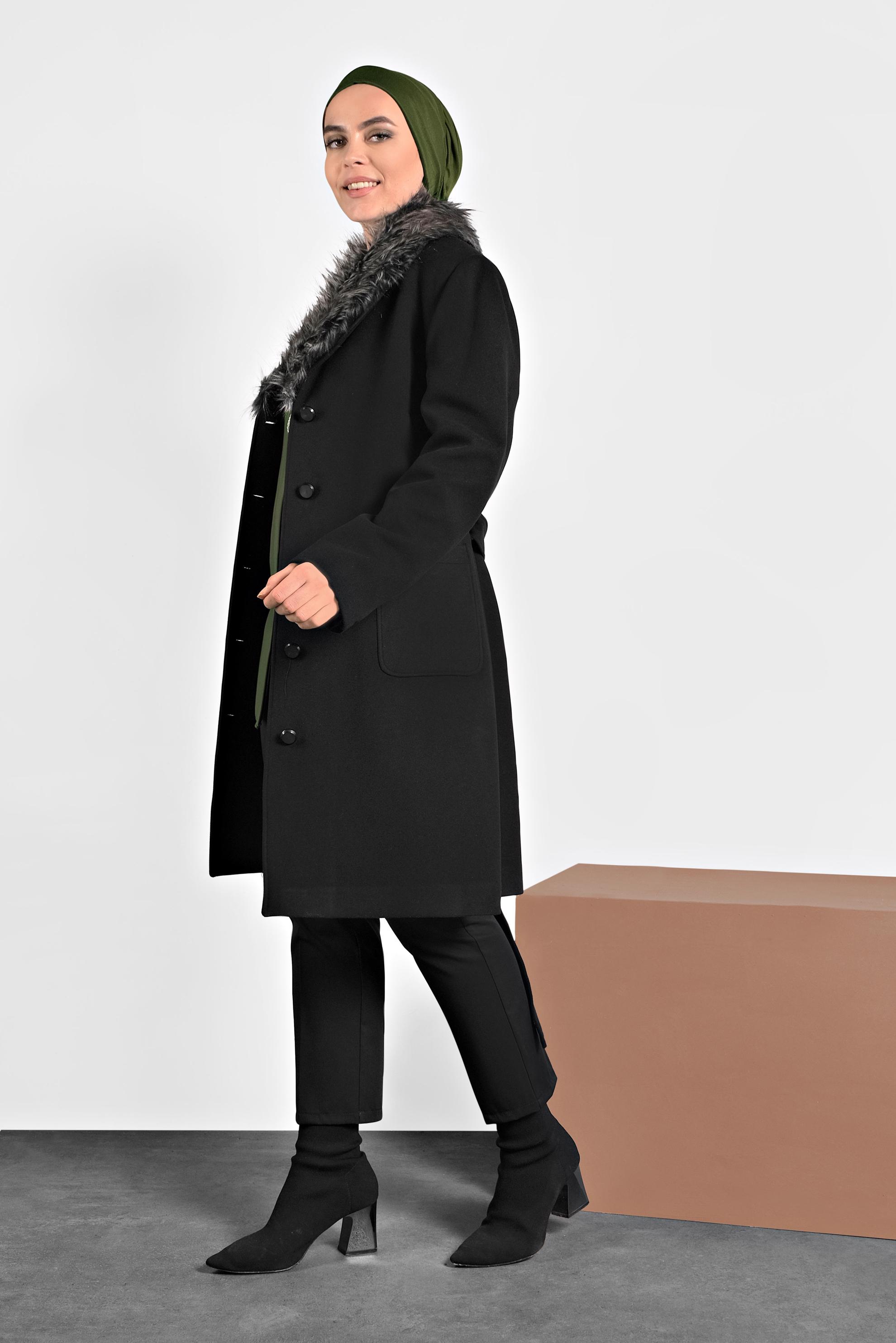 Tesettür giyim SİYAH YAKASI KÜRKLÜ KUŞAKLI KABAN 90069 