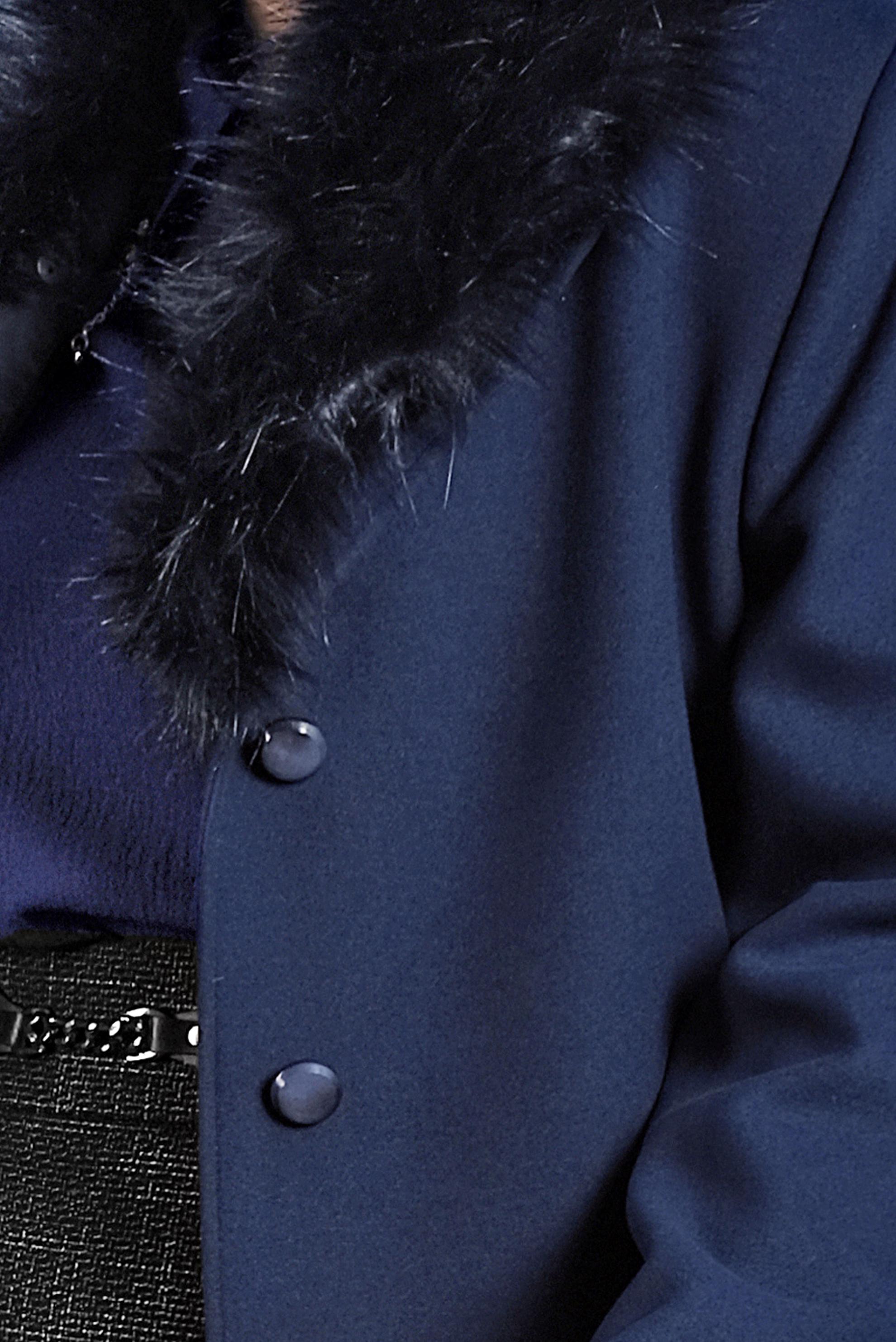 Tesettür giyim LACİVERT YAKASI KÜRKLÜ KUŞAKLI KABAN 90069 