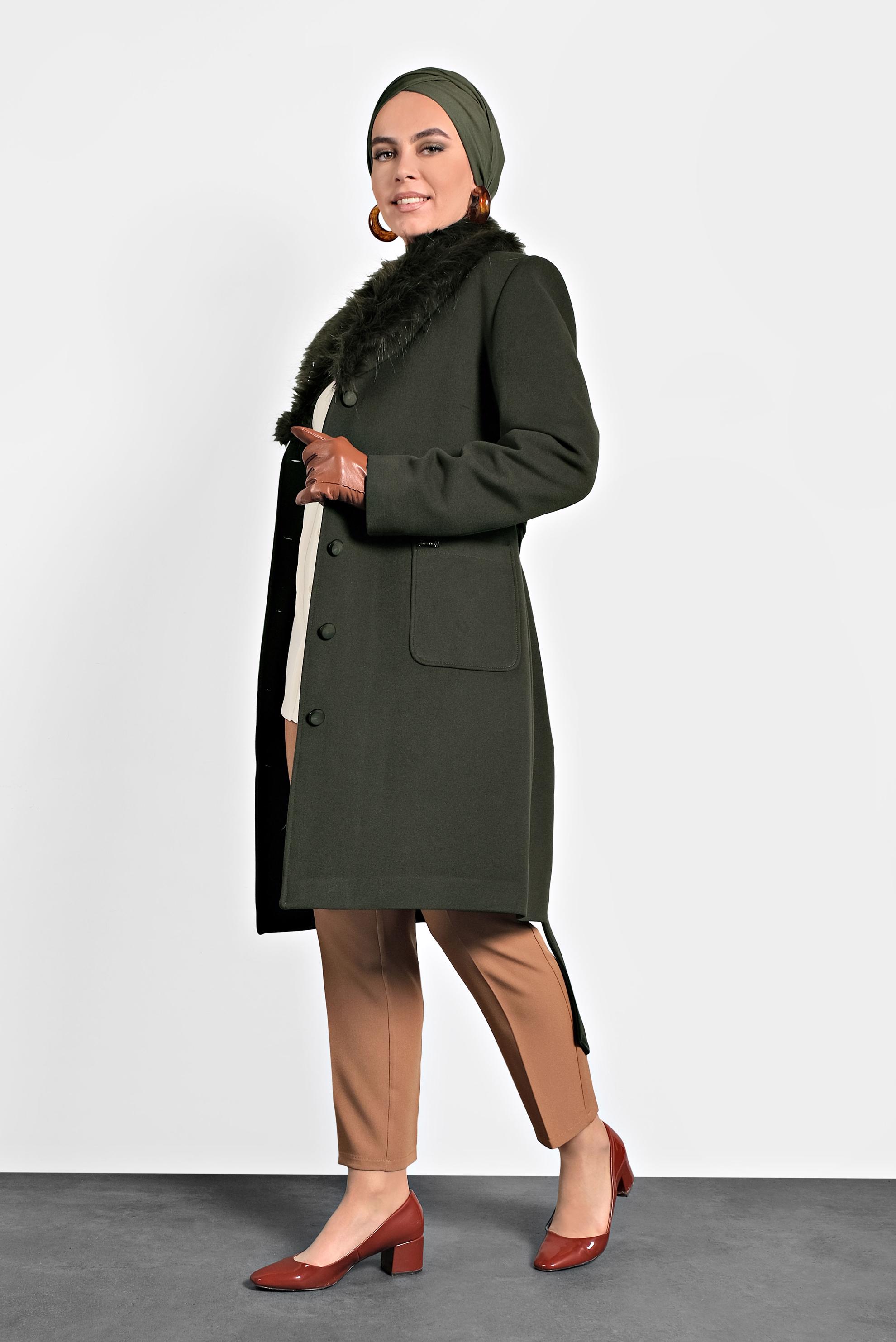 Tesettür giyim HAKİ YAKASI KÜRKLÜ KUŞAKLI KABAN 90069 