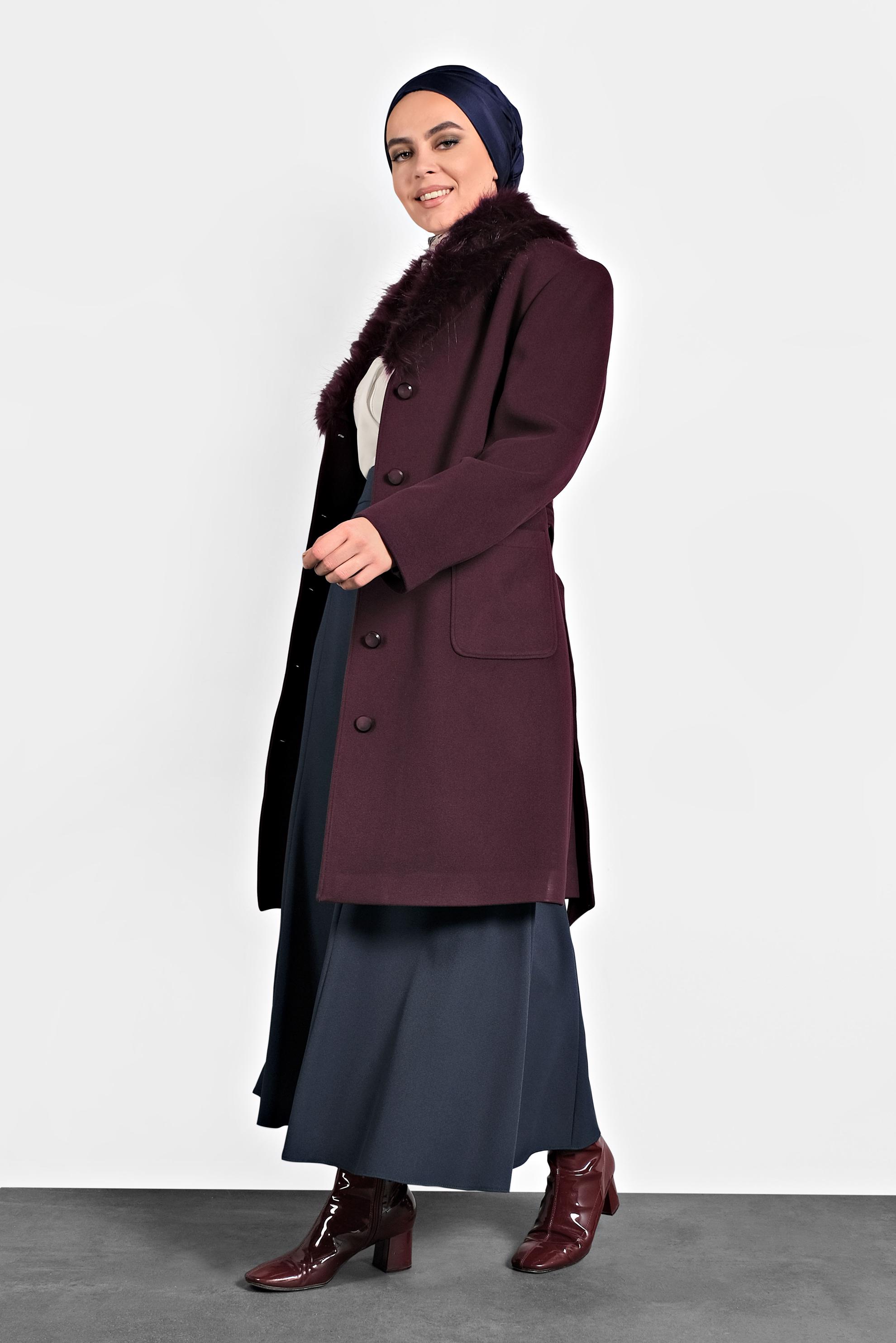 Tesettür giyim BORDO YAKASI KÜRKLÜ KUŞAKLI KABAN 90069 