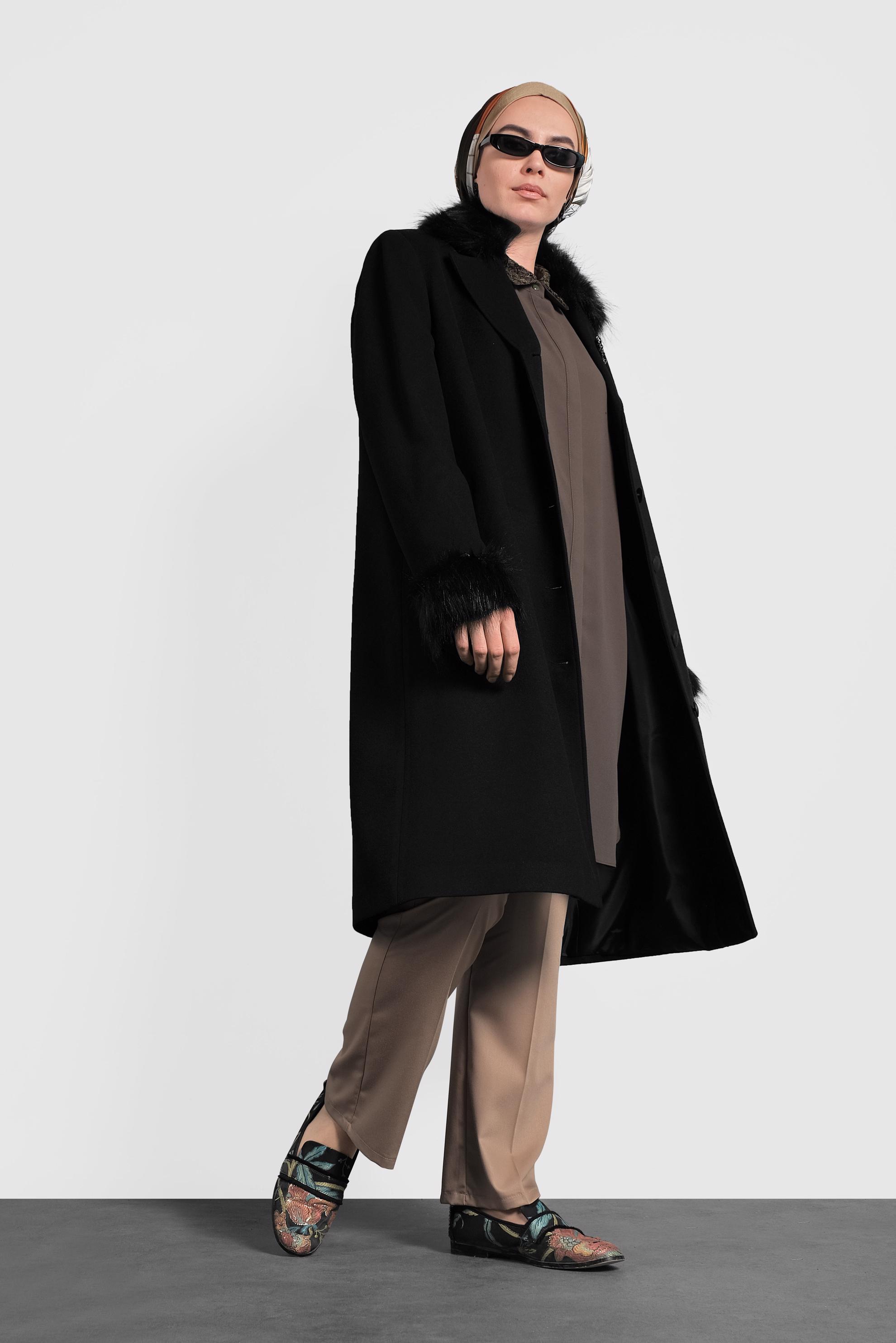 Hijab clothing BLACK FAUX-FUR DETAILED COAT 90072 