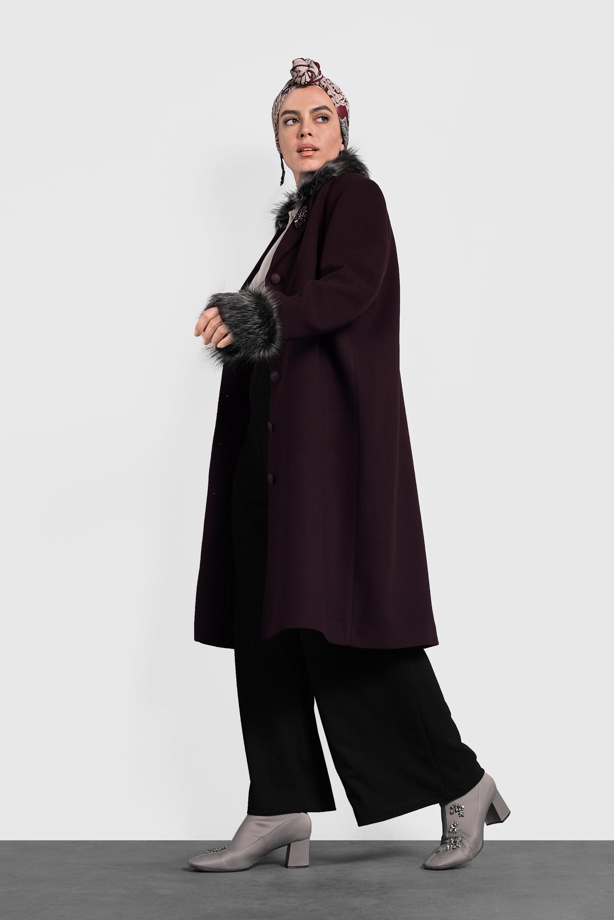 Tesettür giyim MÜRDÜM KÜRK DETAYLI KABAN 90072 