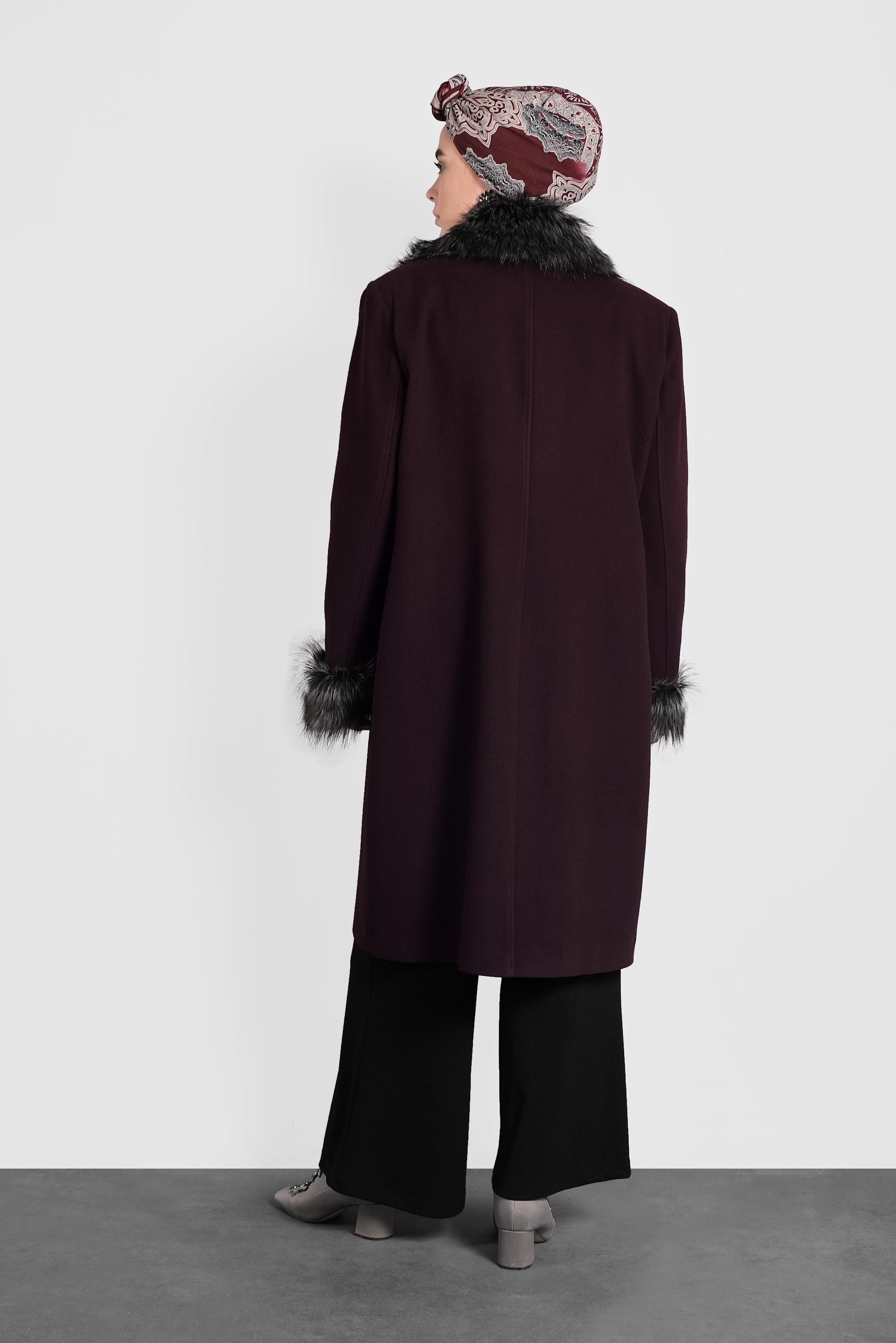 Tesettür giyim MÜRDÜM KÜRK DETAYLI KABAN 90072 
