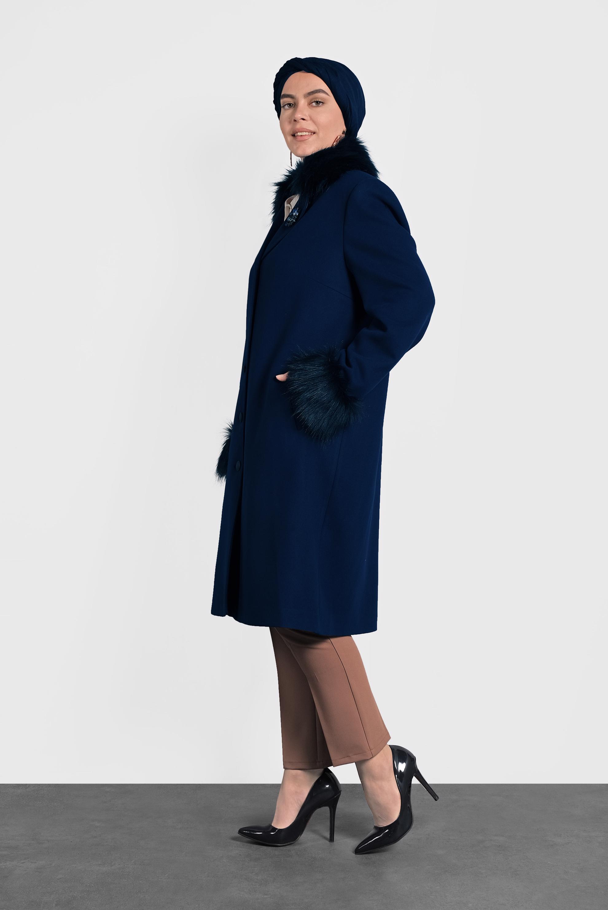 Tesettür giyim MAVİ KÜRK DETAYLI KABAN 90072 