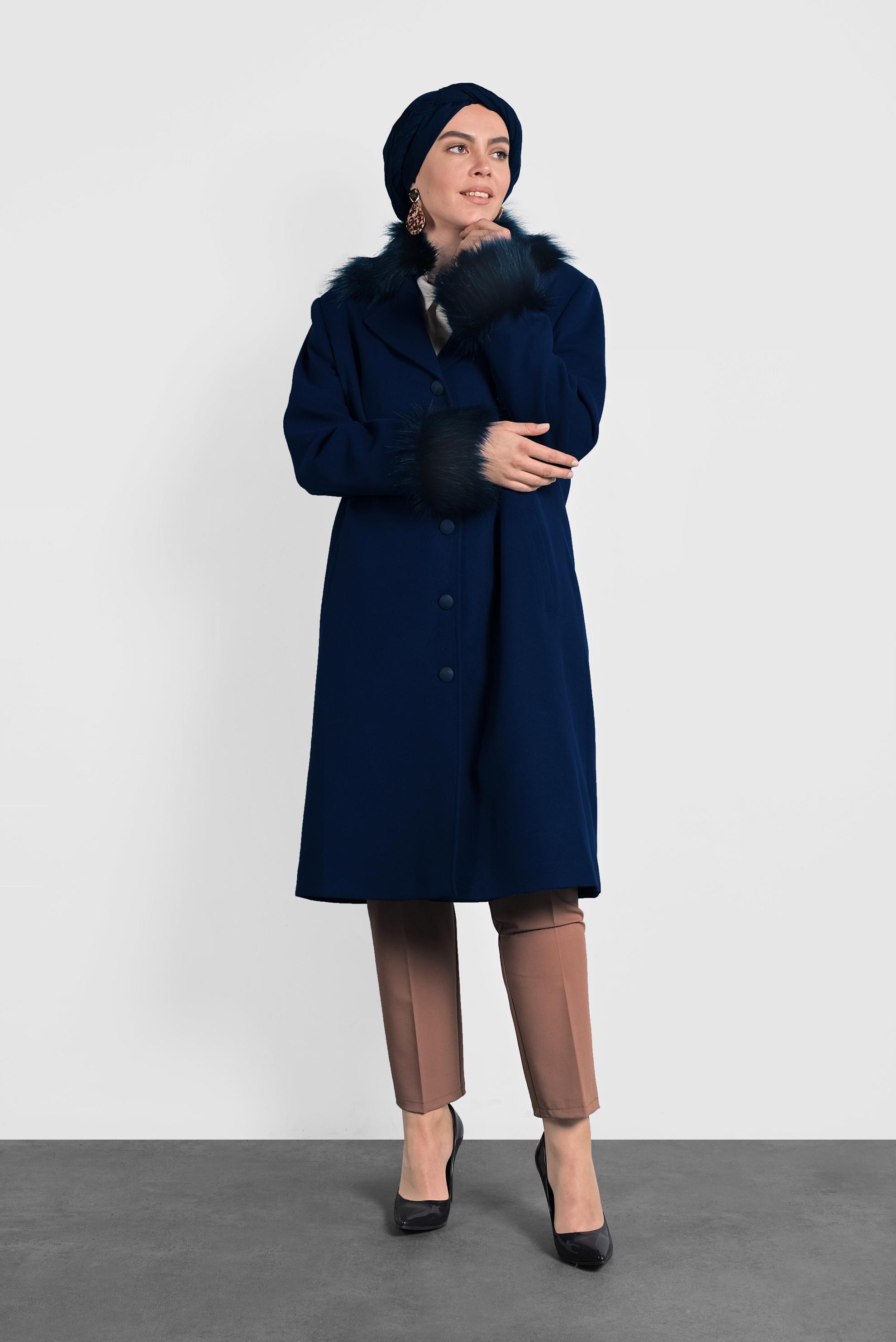 Tesettür giyim MAVİ KÜRK DETAYLI KABAN 90072 