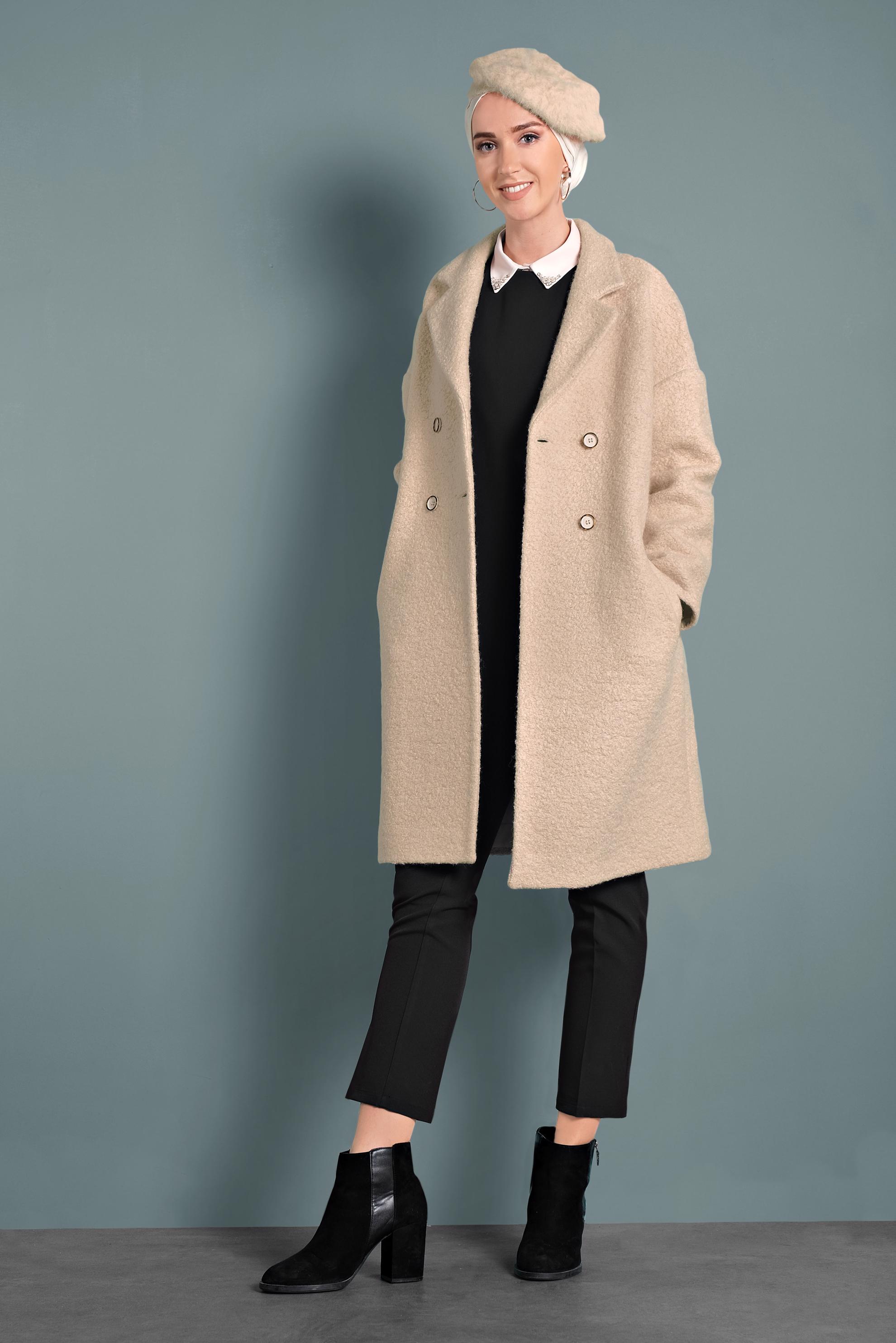 Tesettür giyim BEJ KLASİK DÜĞMELİ KABAN 90073