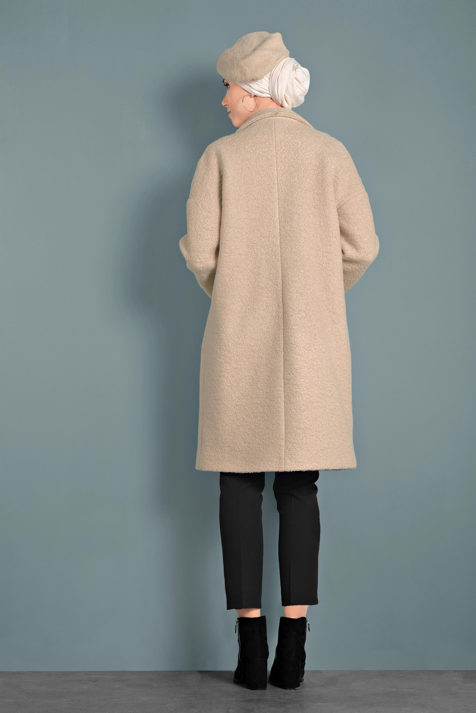 Tesettür giyim BEJ KLASİK DÜĞMELİ KABAN 90073