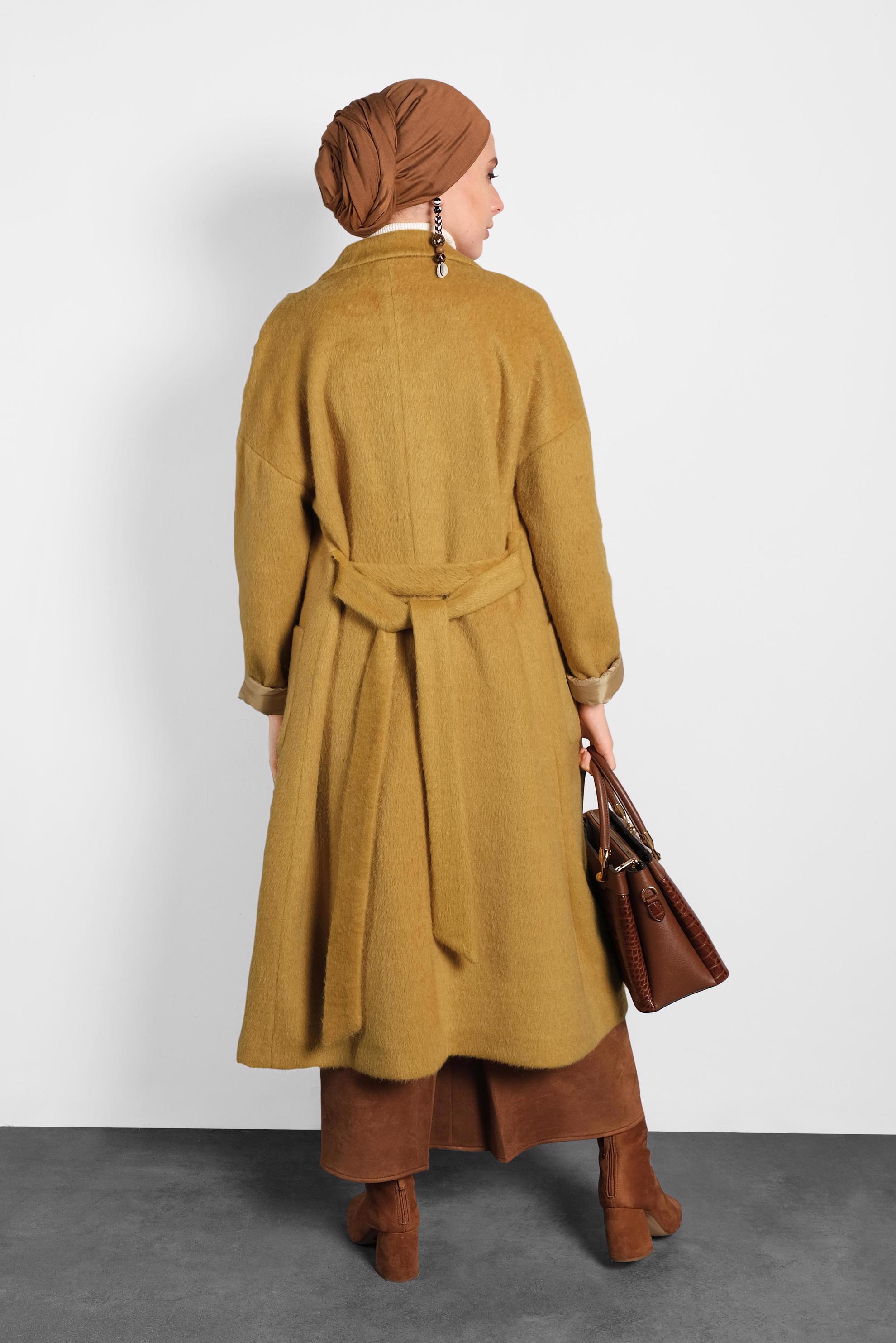 Tesettür giyim SARI KLASİK DÜĞMELİ KABAN 90074 