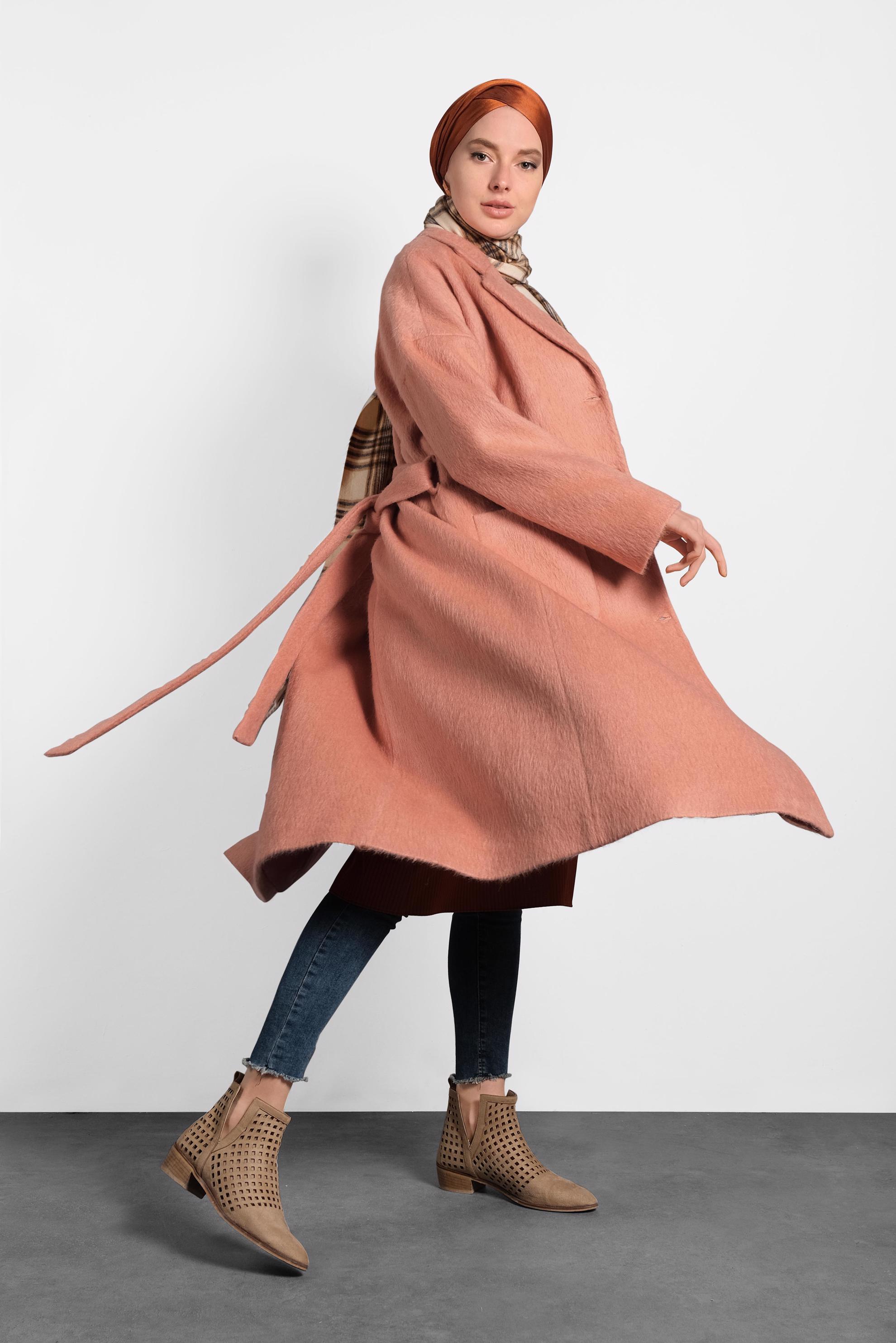 Tesettür giyim PEMBE KLASİK DÜĞMELİ KABAN 90074 