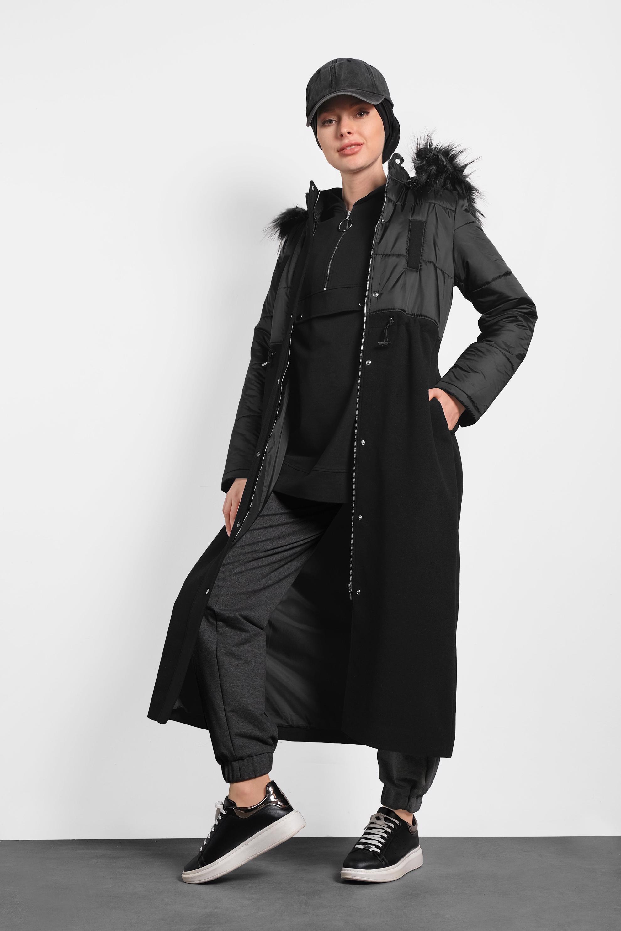 Tesettür giyim SİYAH KAPÜŞONLU KABAN 90075