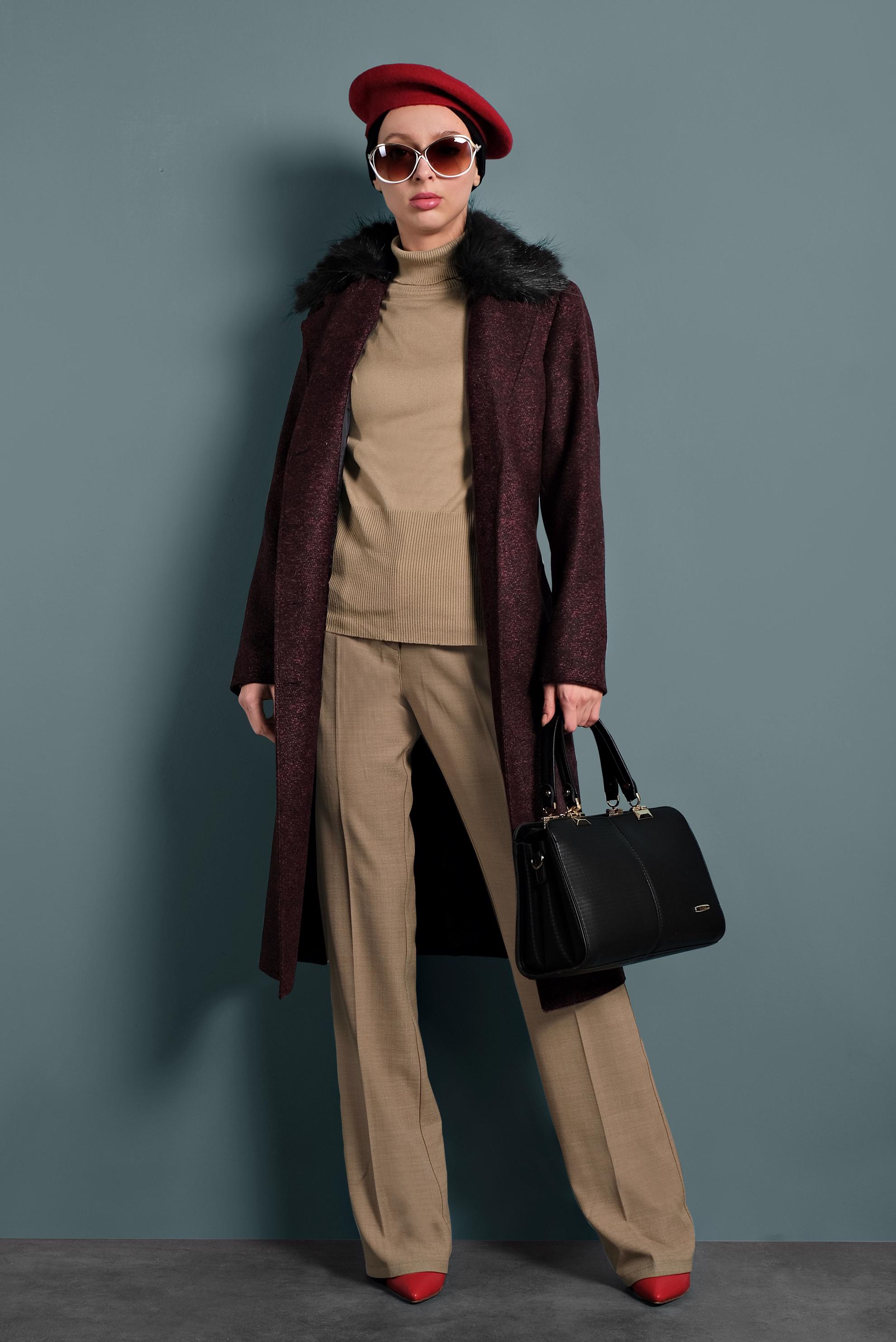 Tesettür giyim SİYAH YAKASI KÜRKLÜ KEMERLİ KABAN 90079 