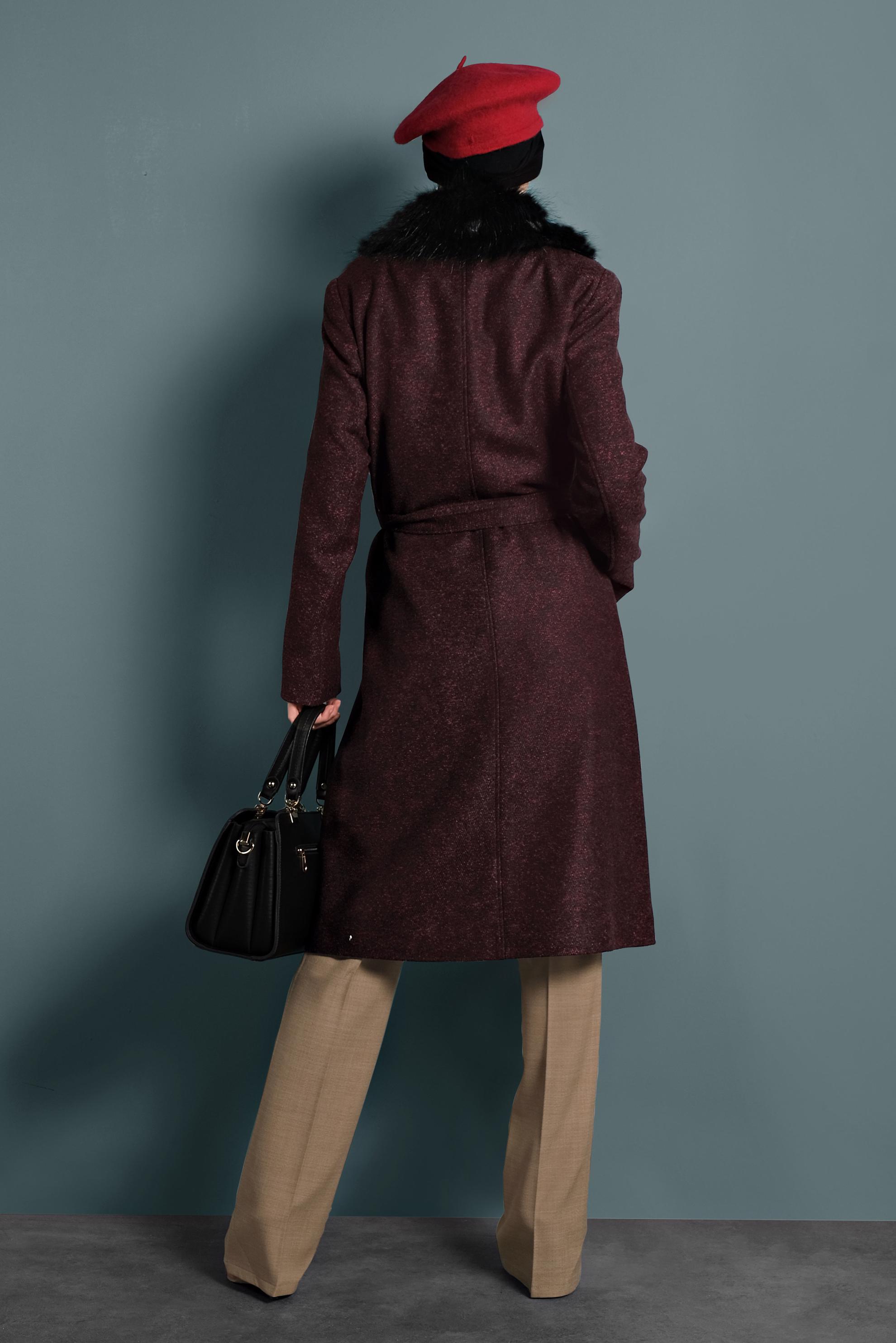 Tesettür giyim SİYAH YAKASI KÜRKLÜ KEMERLİ KABAN 90079 