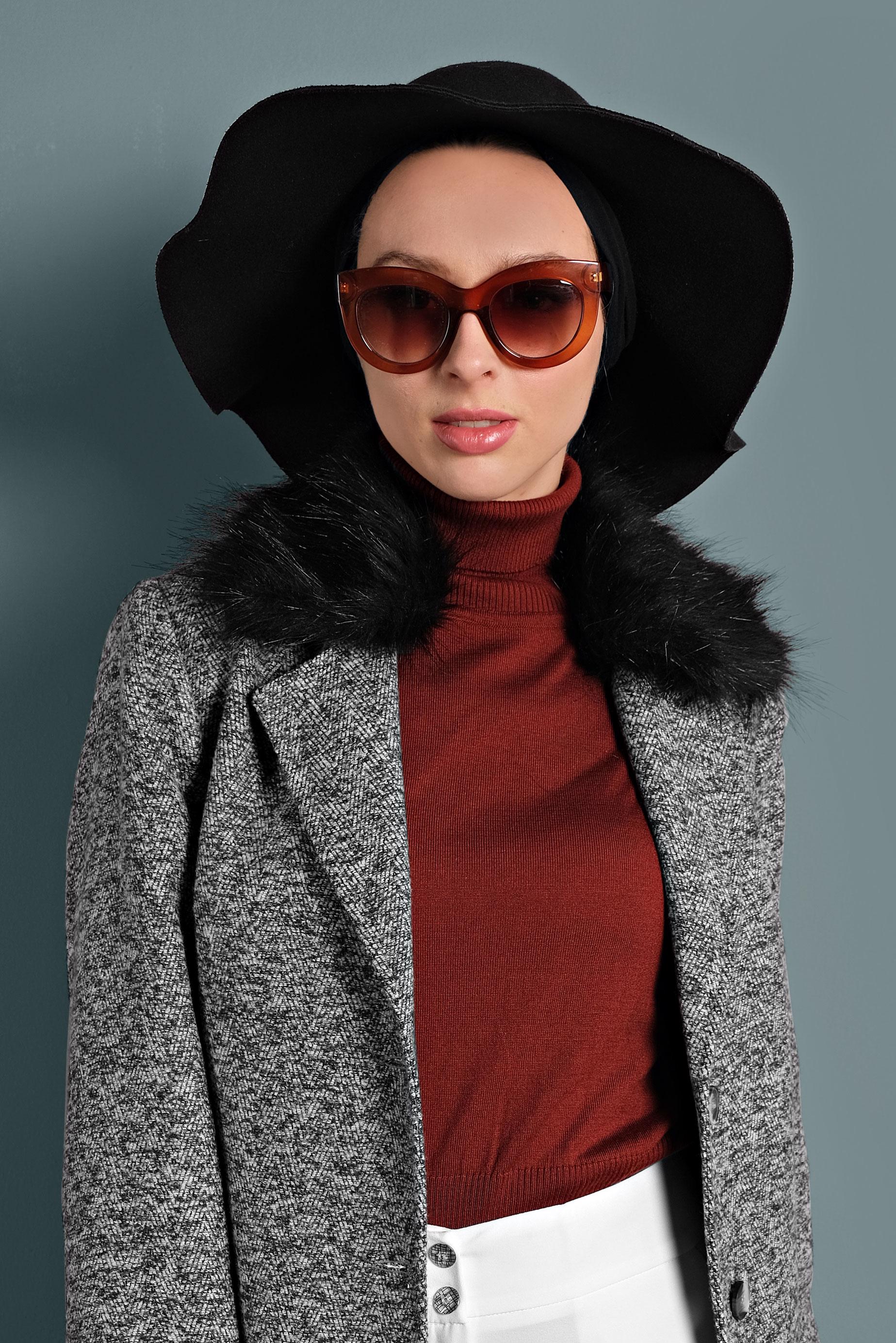 Tesettür giyim GRİ YAKASI KÜRKLÜ KEMERLİ KABAN 90079 