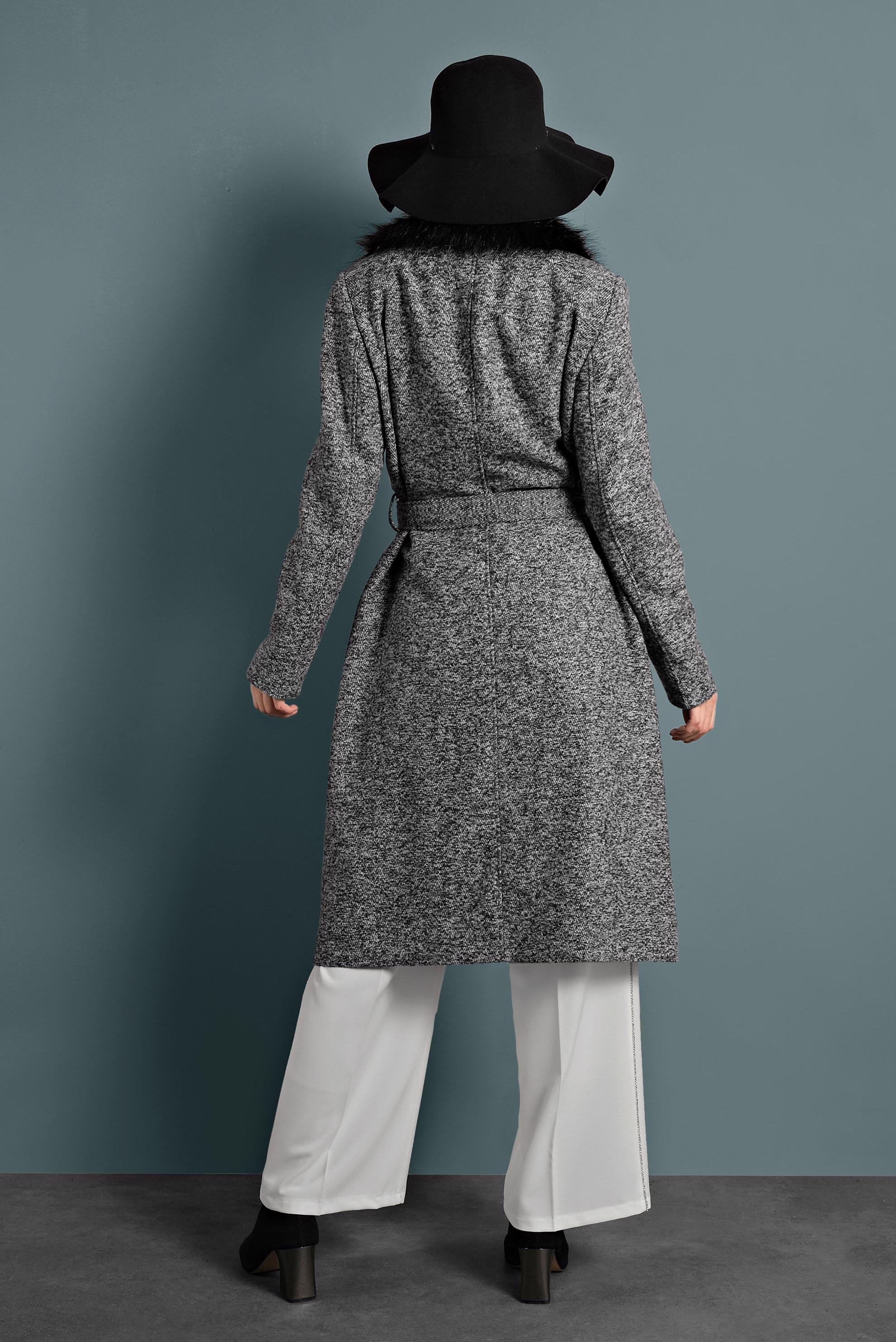 Tesettür giyim GRİ YAKASI KÜRKLÜ KEMERLİ KABAN 90079 