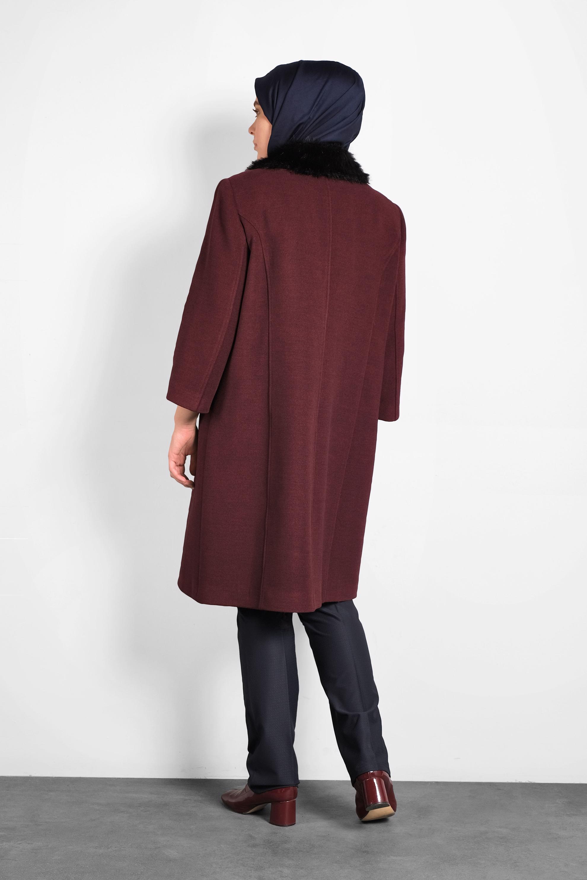 Tesettür giyim BORDO TRUVAKAR KOL KÜRKLÜ KABAN 90086 