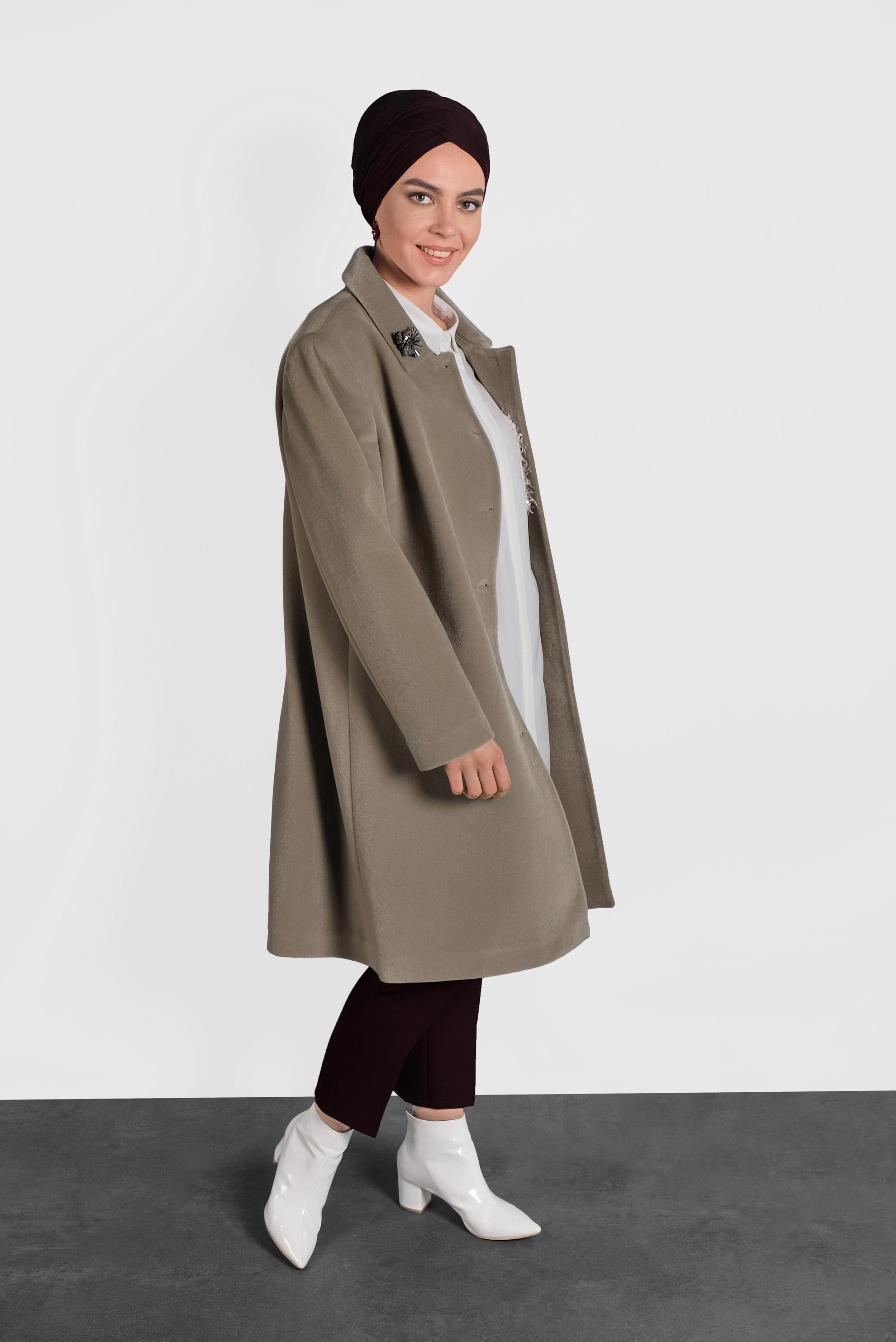 Tesettür giyim BEJ KADİFE KABAN 90089 
