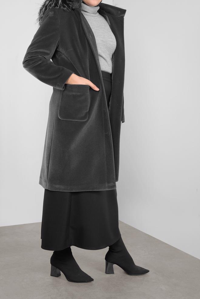 Tesettür giyim GRİ KAPÜŞONU KÜRKLÜ KABAN 90092 - ALVİNA