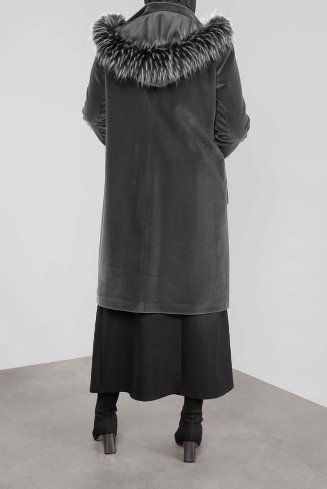 Tesettür giyim GRİ KAPÜŞONU KÜRKLÜ KABAN 90092 - ALVİNA