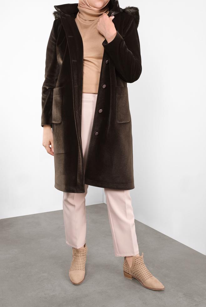 Tesettür giyim KAHVE KAPÜŞONU KÜRKLÜ KABAN 90092 - ALVİNA