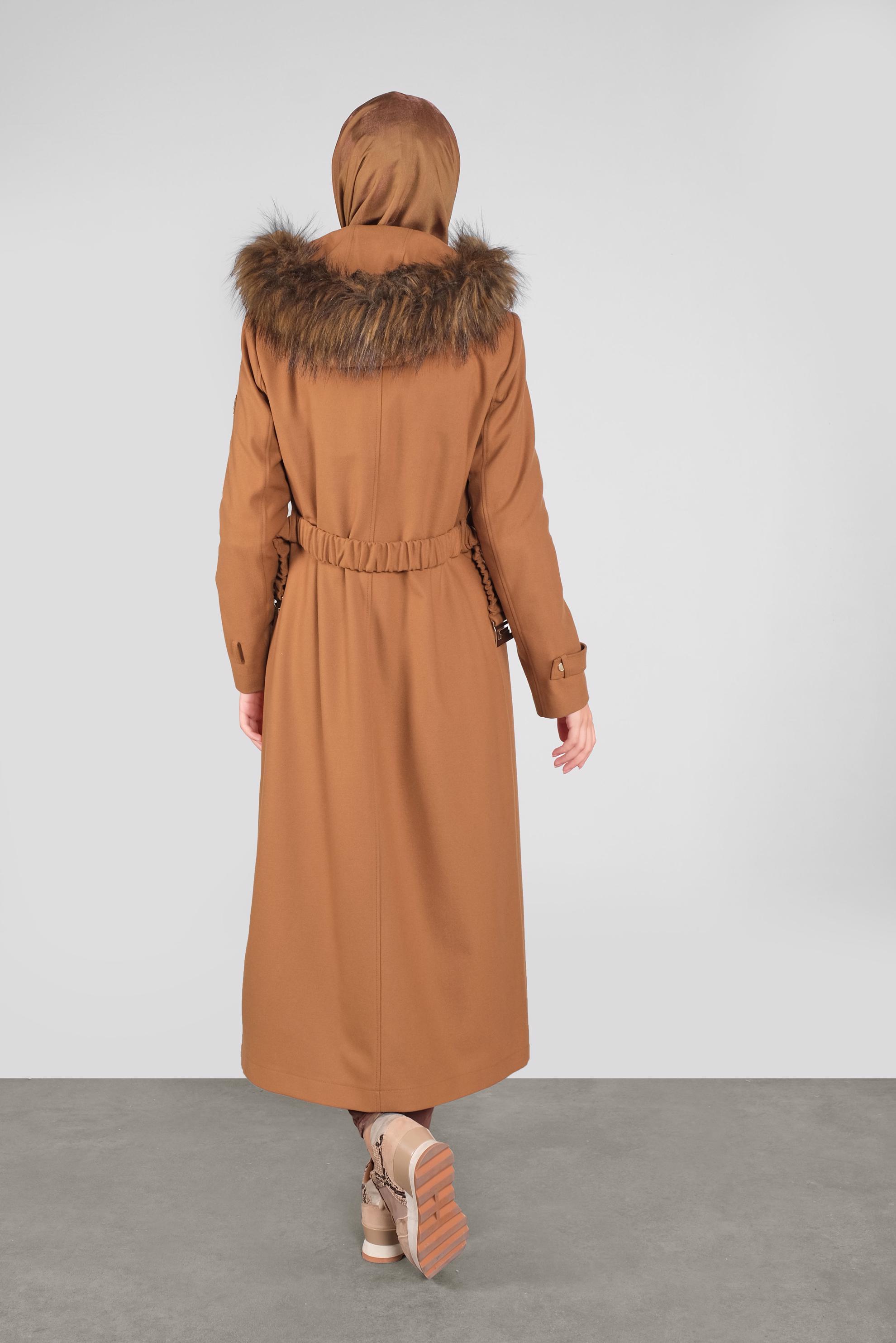 Tesettür giyim TABA KÜRK DETAYLI KAPÜŞONLU KAŞE KABAN 90105 