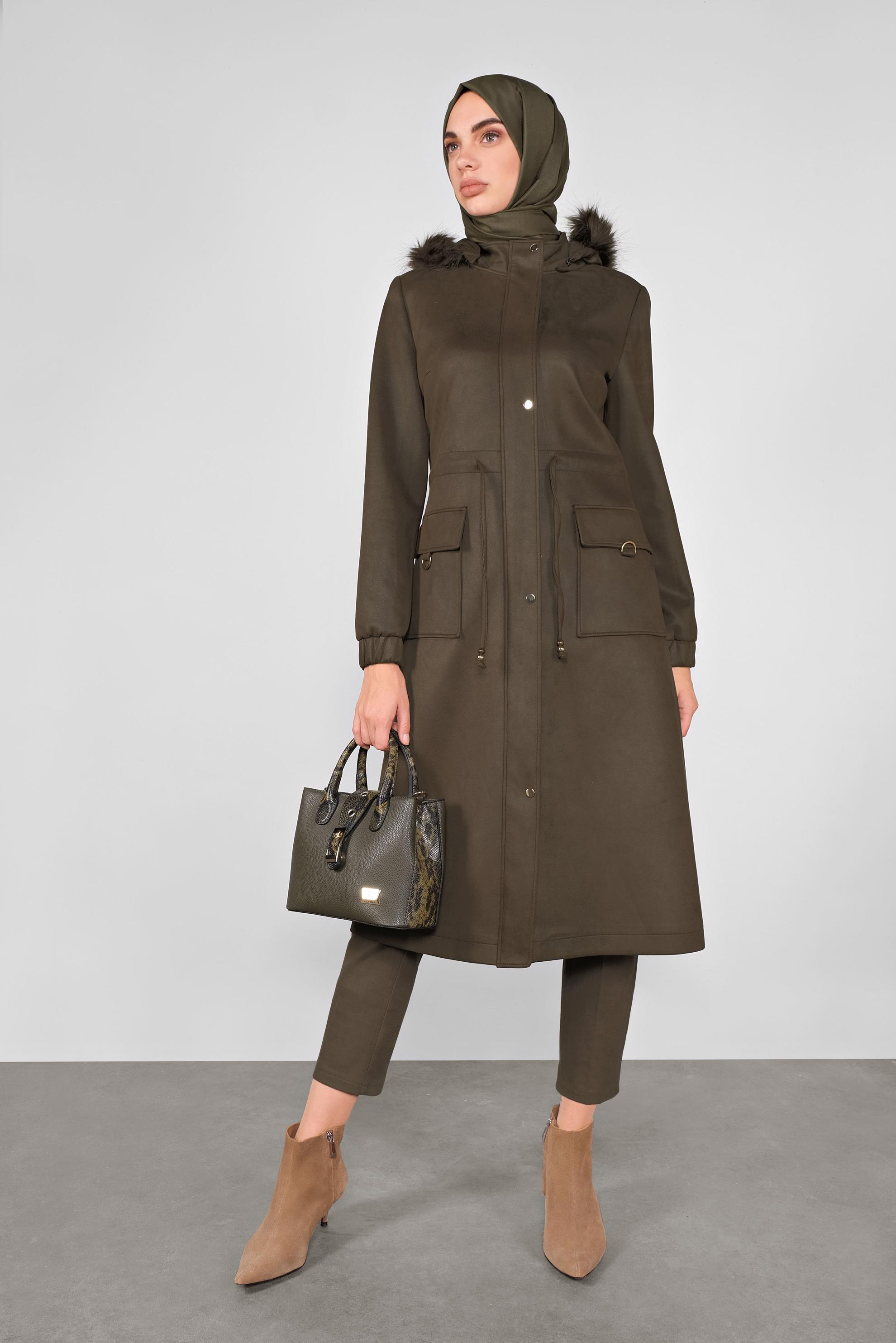 Tesettür giyim HAKİ KAPÜŞONU KÜRKLÜ GABARDİN KABAN 90106 