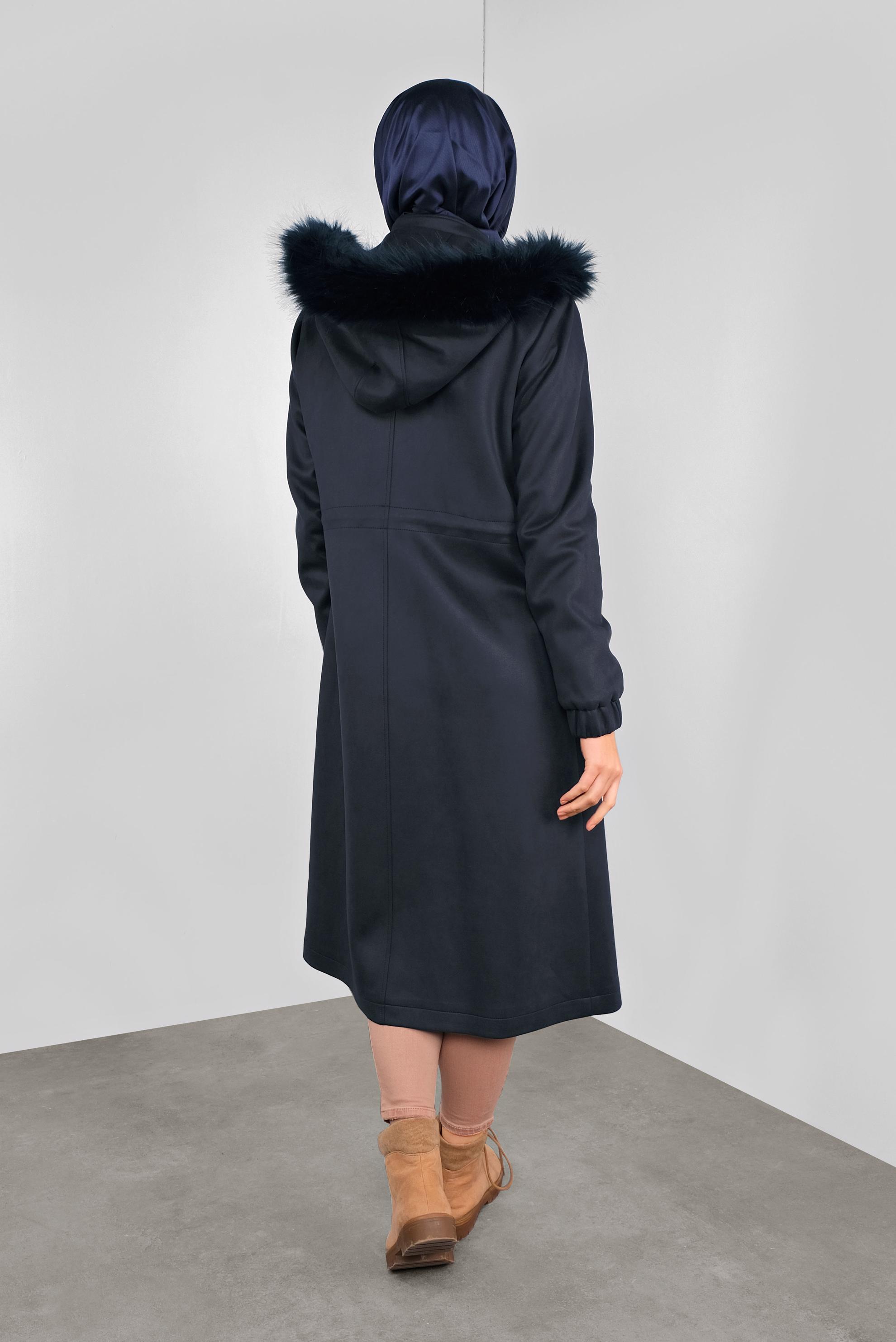 Tesettür giyim LACİVERT KAPÜŞONU KÜRKLÜ GABARDİN KABAN 90106 