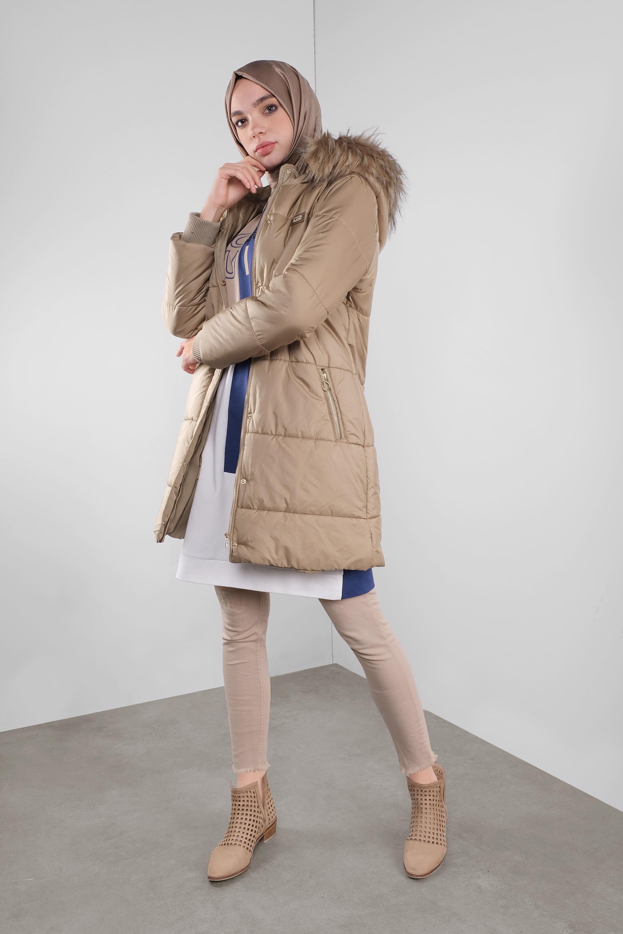 Tesettür giyim KAHVE KAPÜŞONLU ŞİŞME KABAN 90107