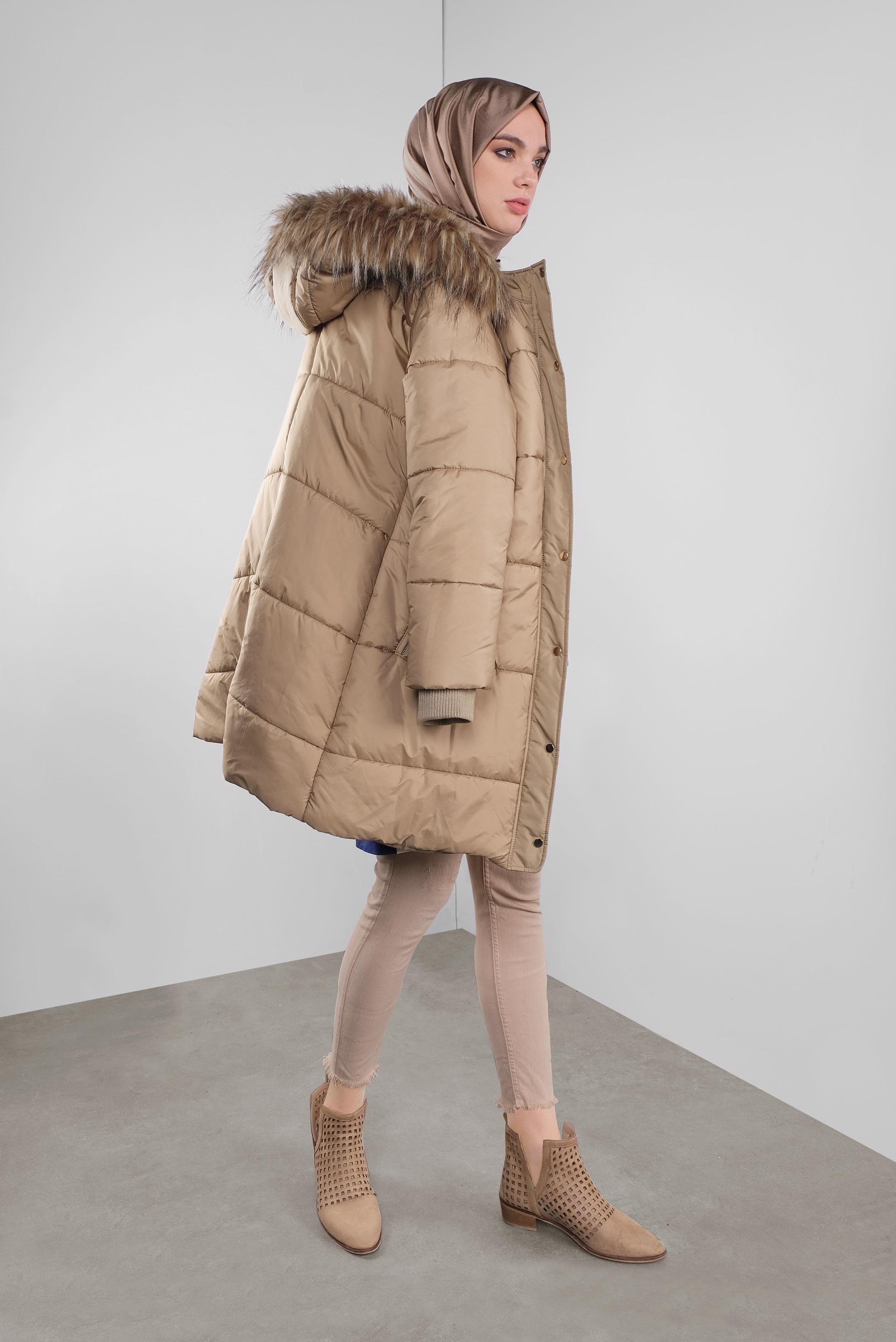 Tesettür giyim KAHVE KAPÜŞONLU ŞİŞME KABAN 90107