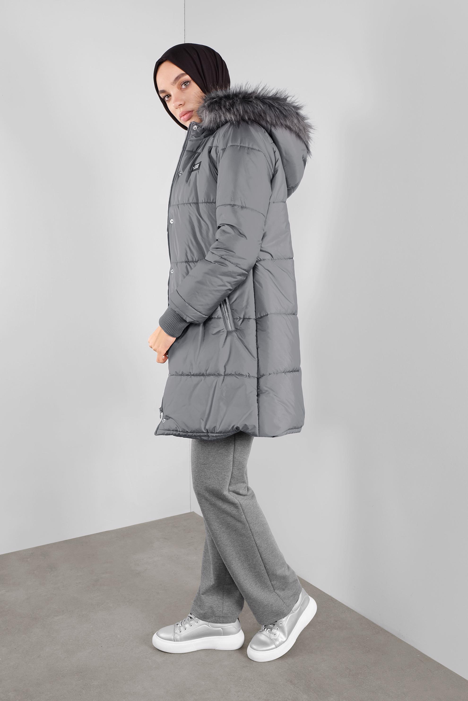 Tesettür giyim GRİ KAPÜŞONLU ŞİŞME KABAN 90107