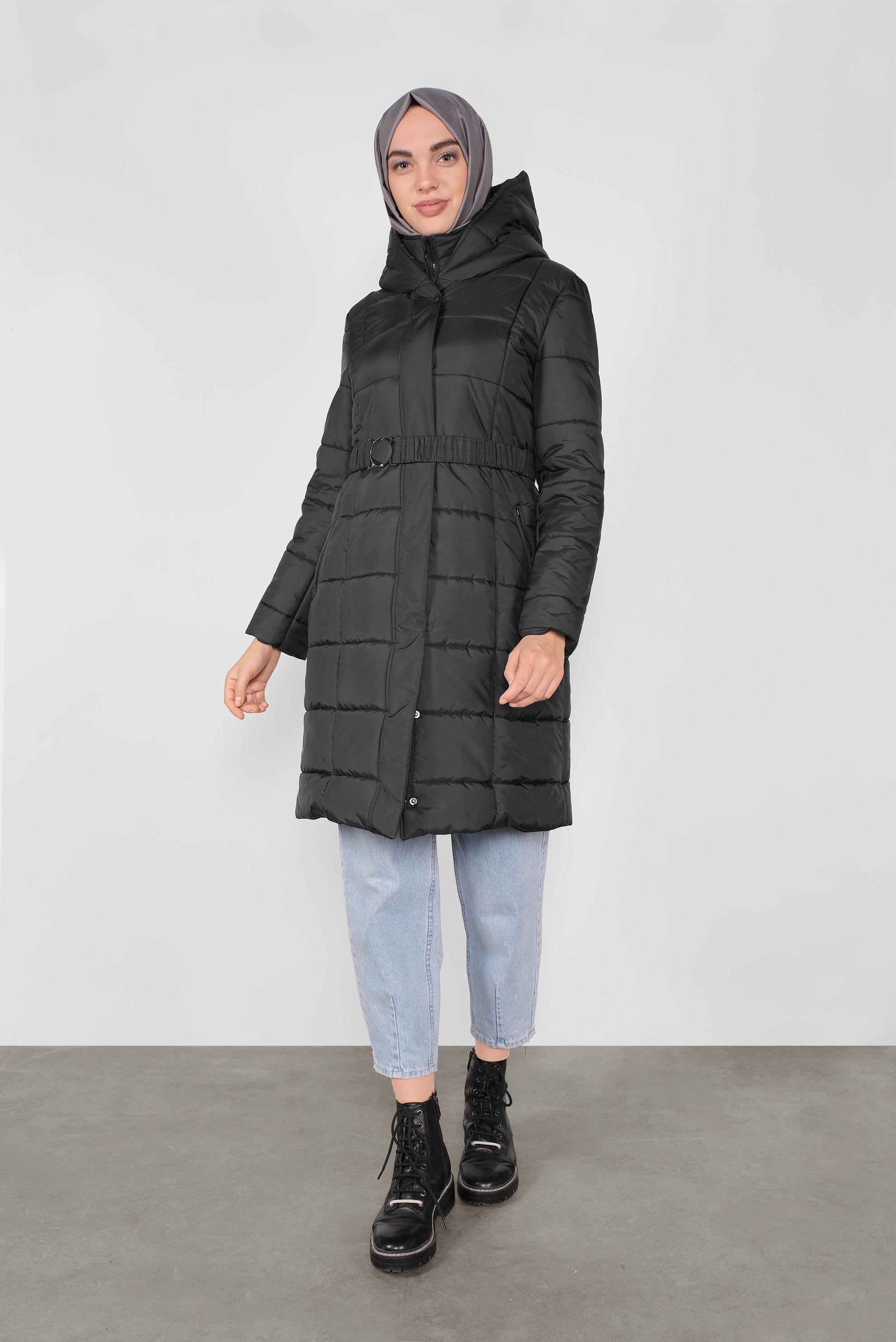 Tesettür giyim SİYAH KEMERLİ KAPÜŞONLU ŞİŞME KABAN 90109 