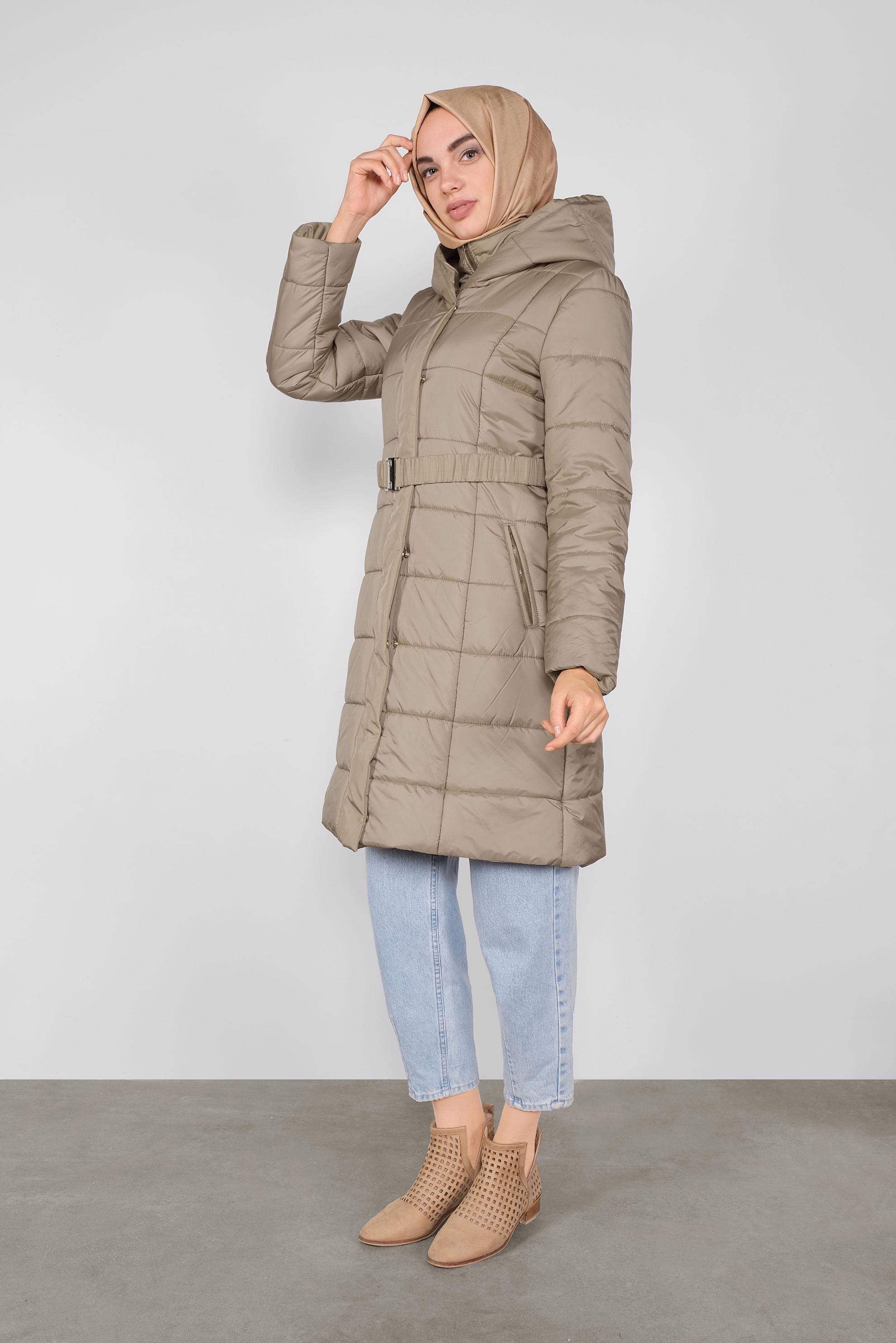 Tesettür giyim KAHVE KEMERLİ KAPÜŞONLU ŞİŞME KABAN 90109 