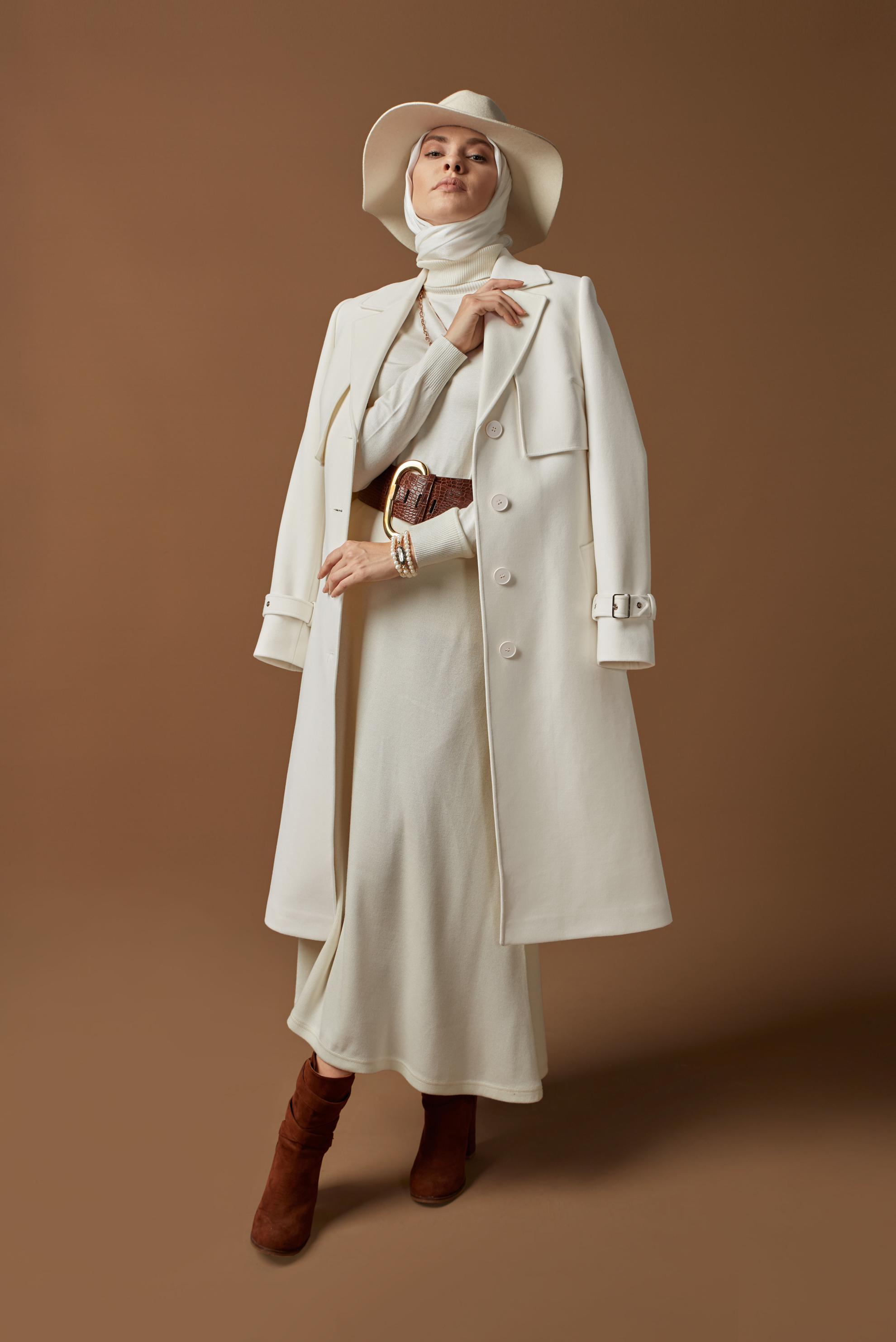 Tesettür giyim BEYAZ KLASİK KAŞE KABAN 90112 