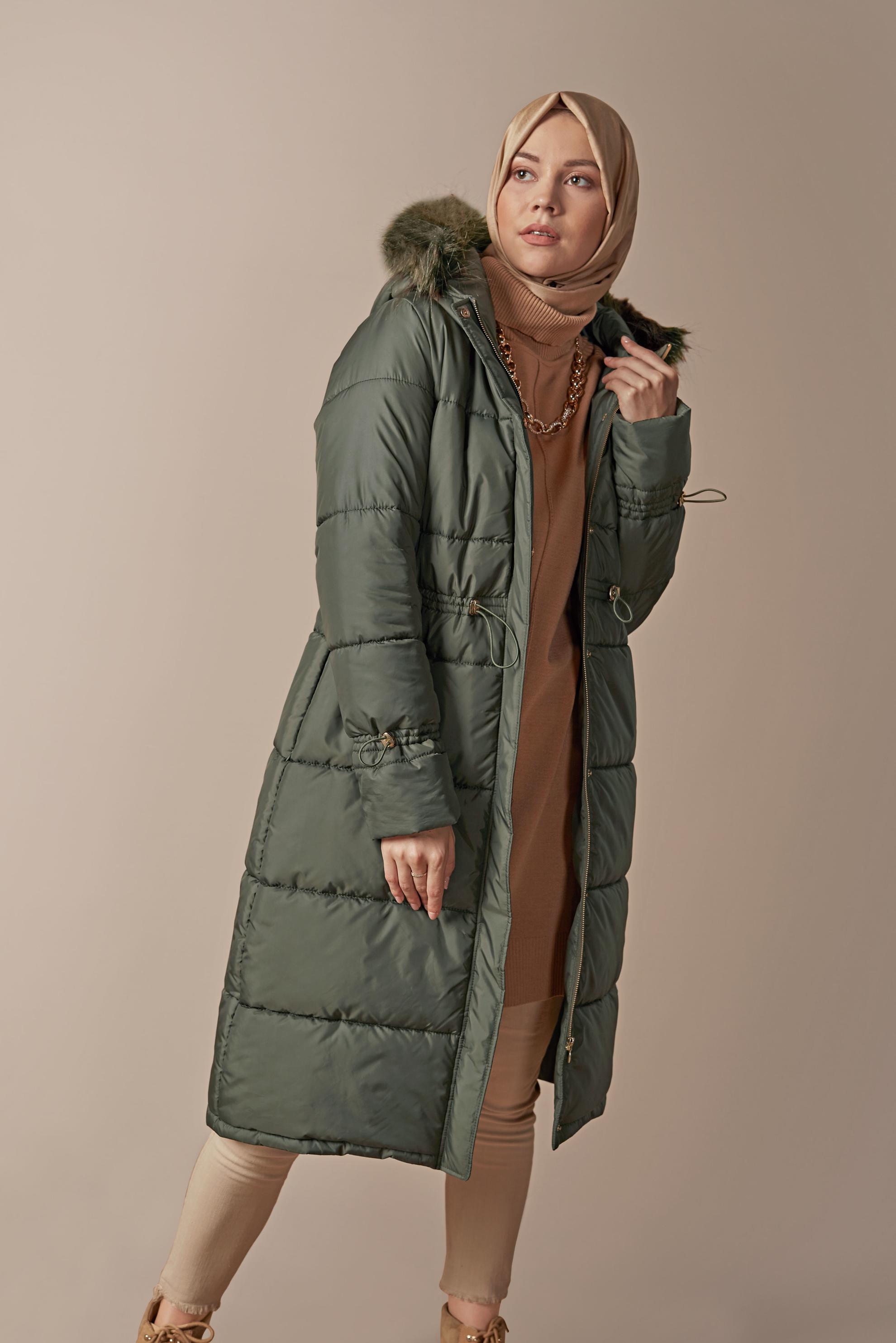 Tesettür giyim HAKİ KAPÜŞONLU ŞİŞME KABAN 90114