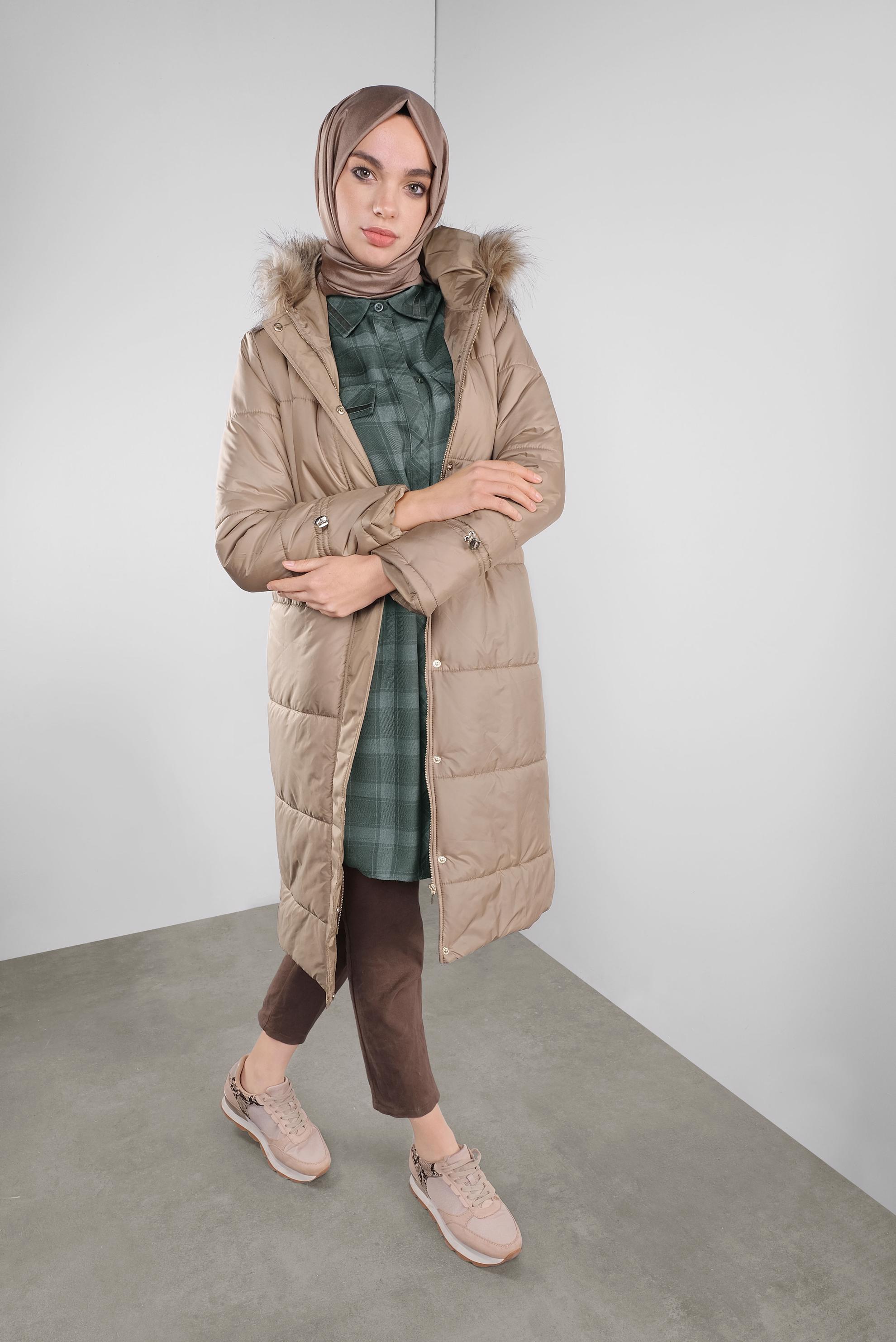 Tesettür giyim KAHVE KAPÜŞONLU ŞİŞME KABAN 90114