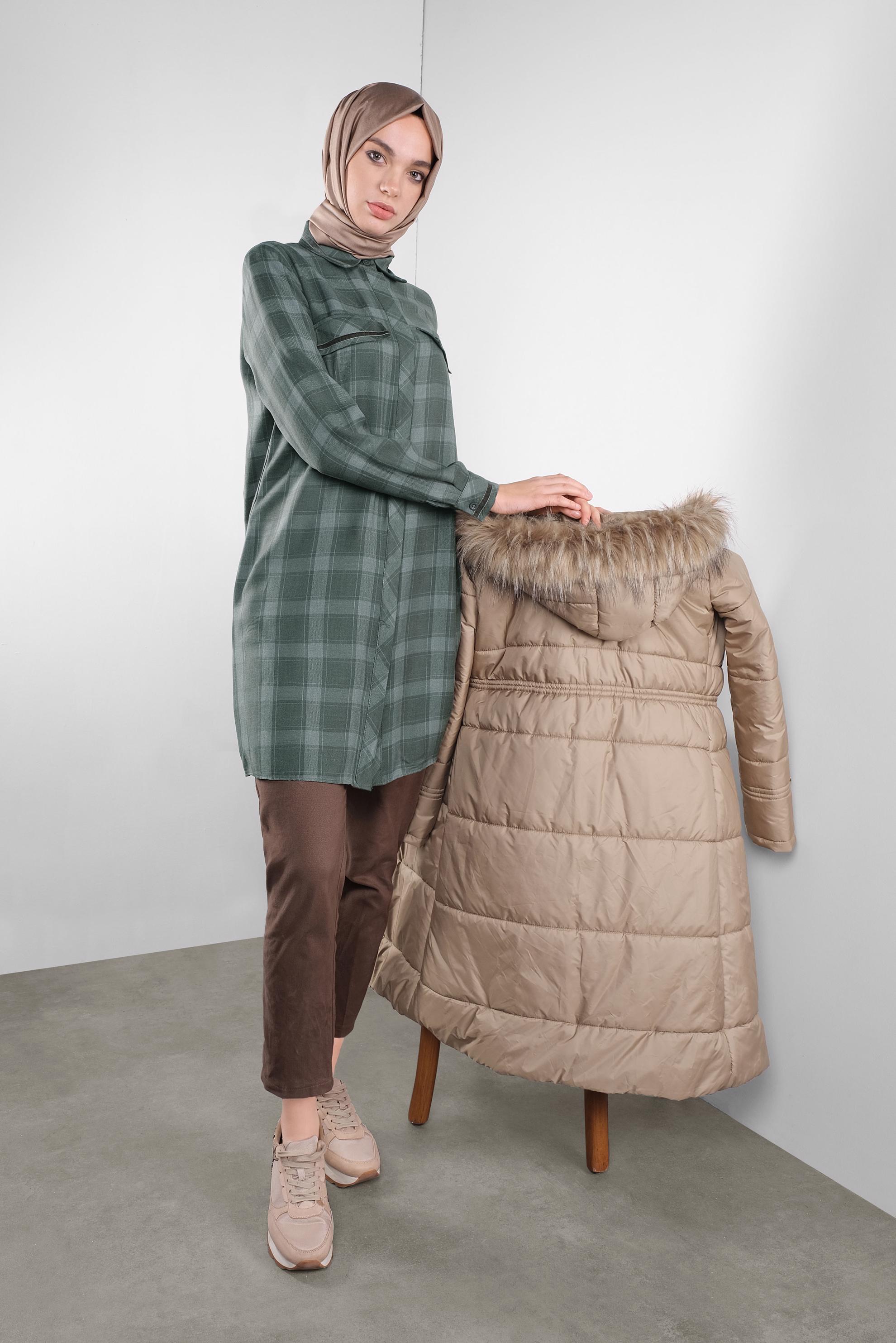 Tesettür giyim KAHVE KAPÜŞONLU ŞİŞME KABAN 90114