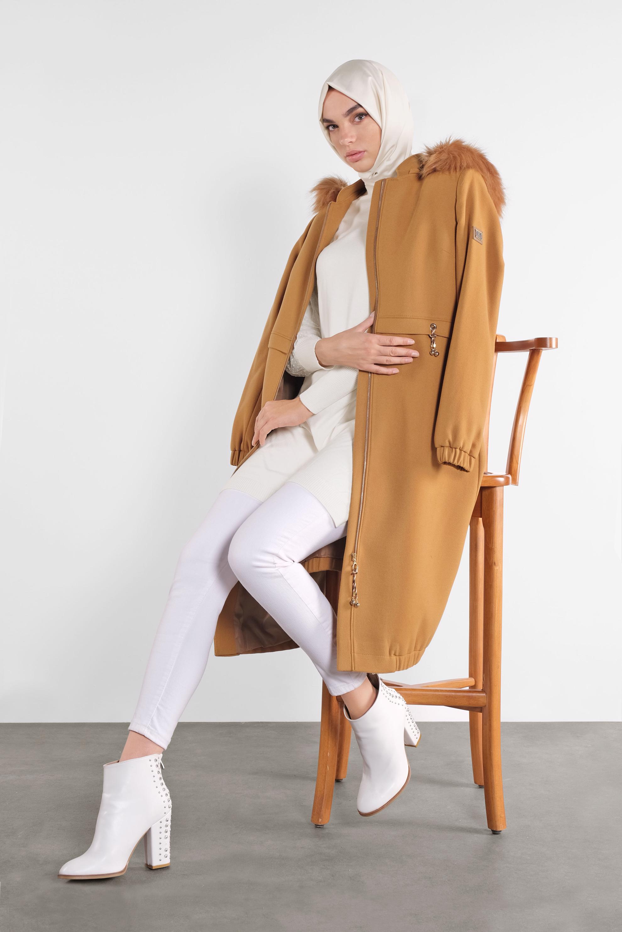 Tesettür giyim SARI KAPÜŞONU KÜRKLÜ KABAN 90115  