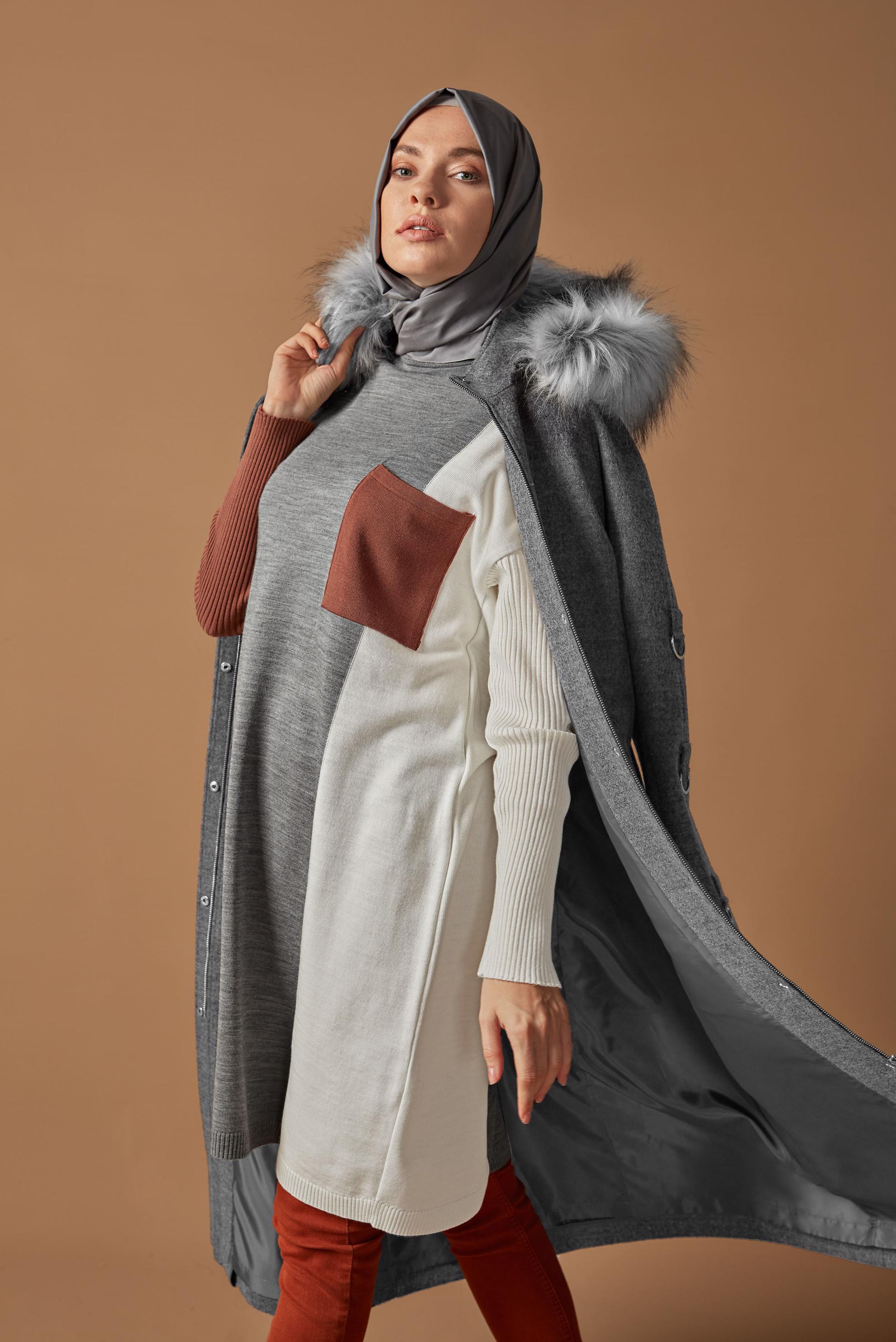 Tesettür giyim GRİ BELİ KUŞAKLI KÜRK DETAYLI  KABAN 90122 