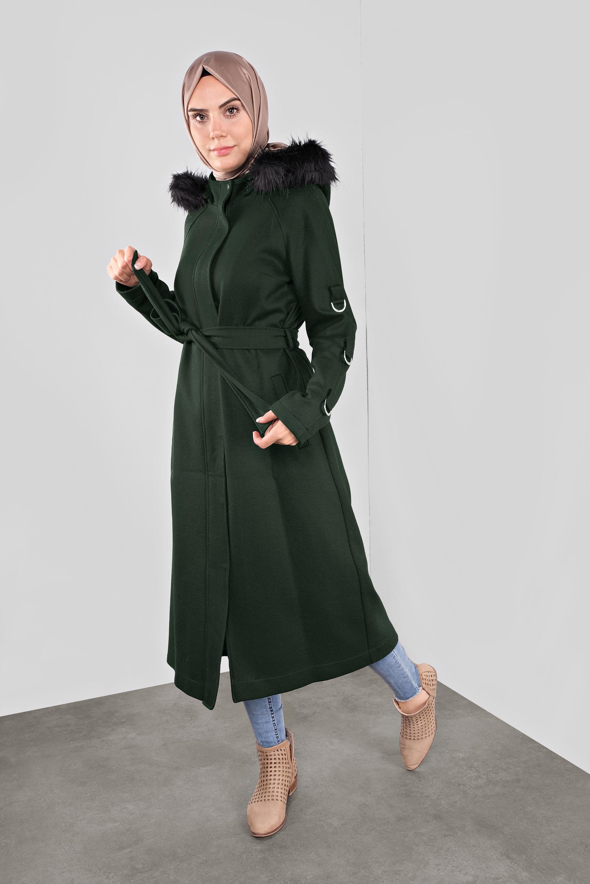 Vêtements hijab VERT CABAN À CAPUCHE EN EFFET FOURRURE AVEC CEINTURE90122 