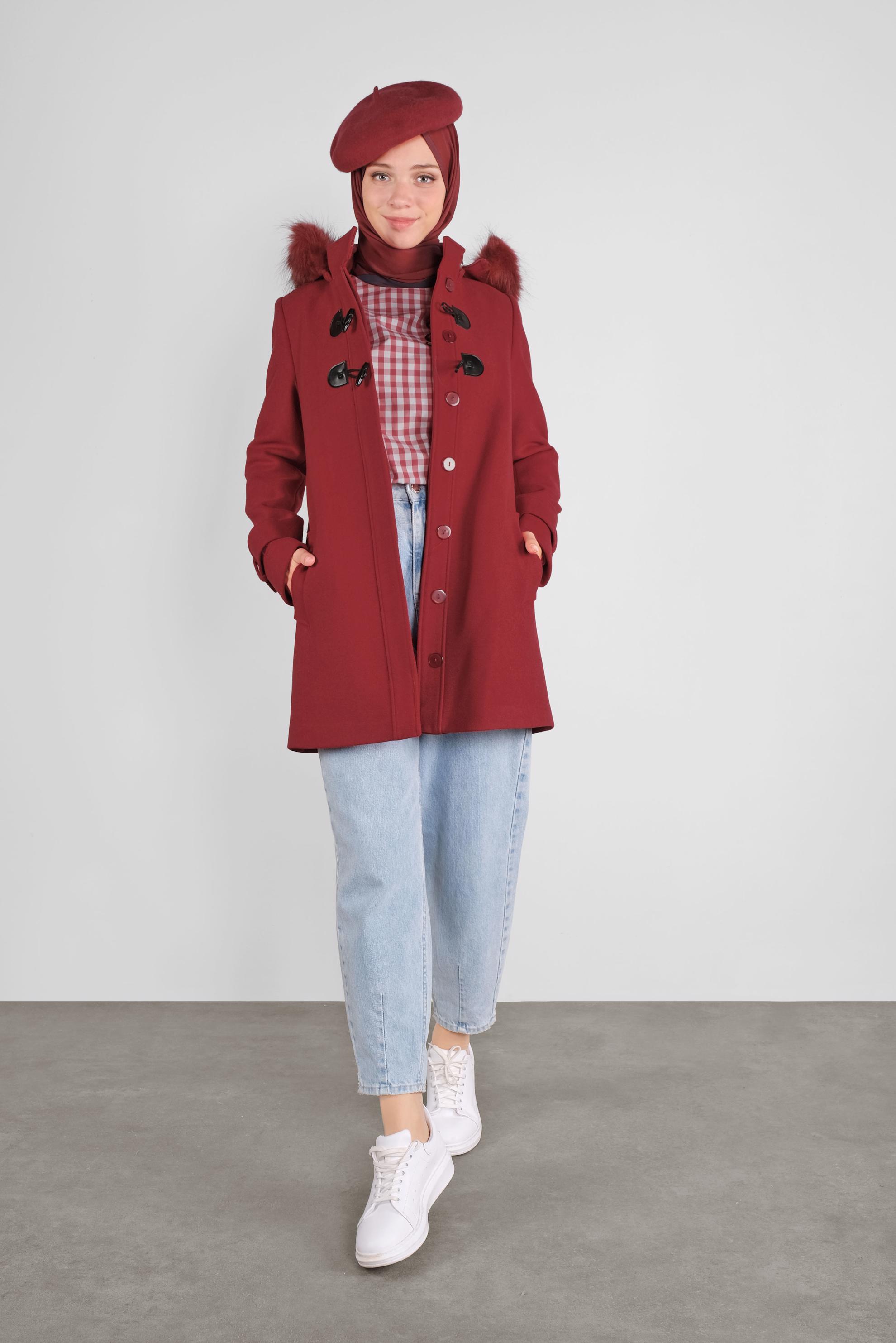 Tesettür giyim KIRMIZI KÜRKLÜ KAPÜŞONLU KAŞE KABAN 90129