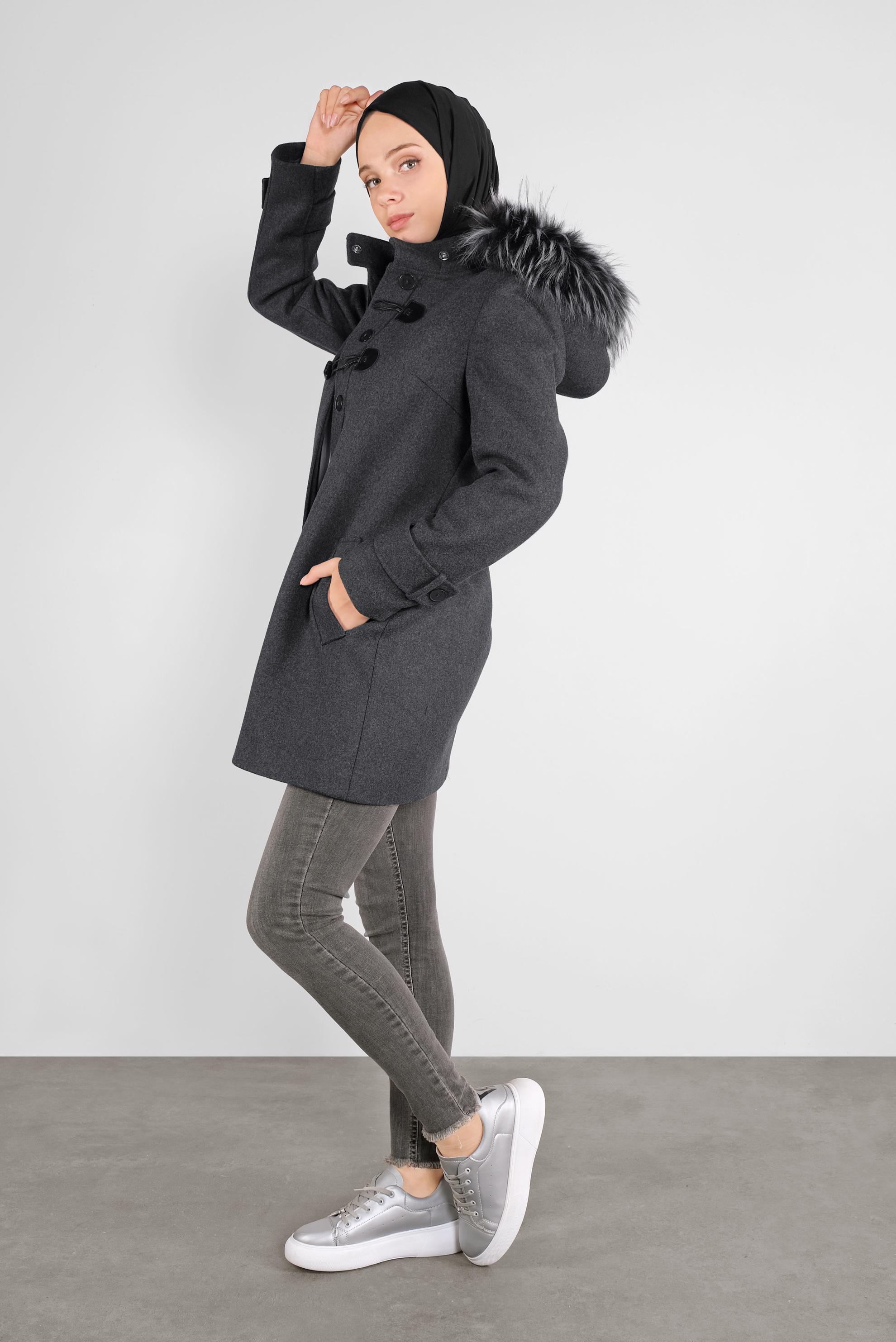 Tesettür giyim GRİ KÜRKLÜ KAPÜŞONLU KAŞE KABAN 90129