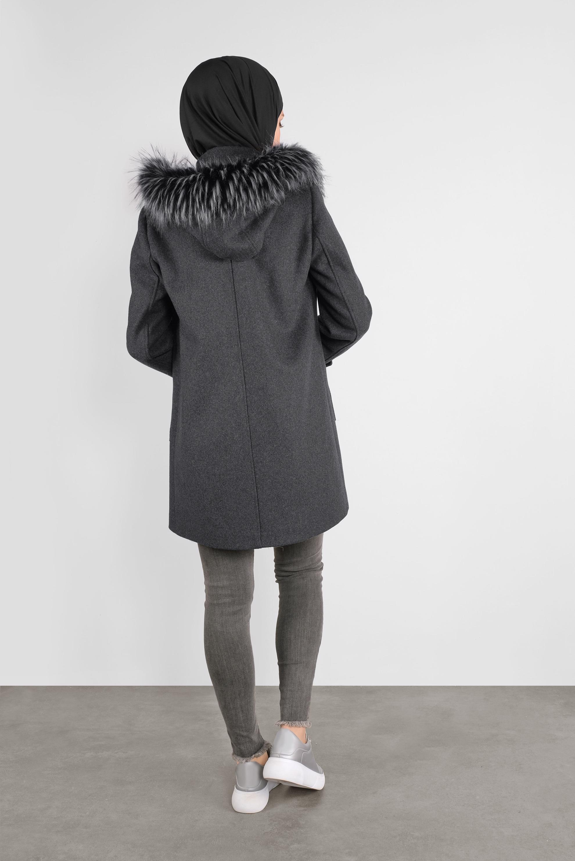 Tesettür giyim GRİ KÜRKLÜ KAPÜŞONLU KAŞE KABAN 90129