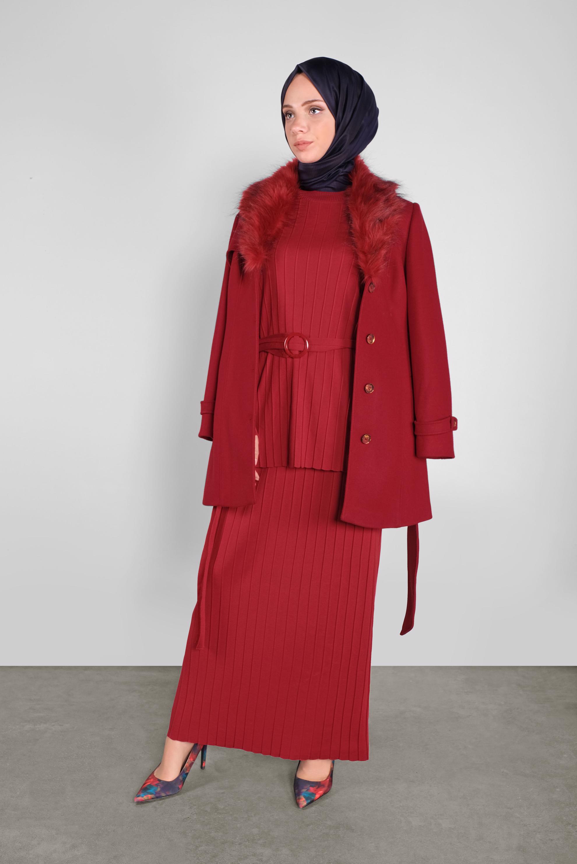 Tesettür giyim KIRMIZI KÜRKLÜ KAŞE KABAN 90130 