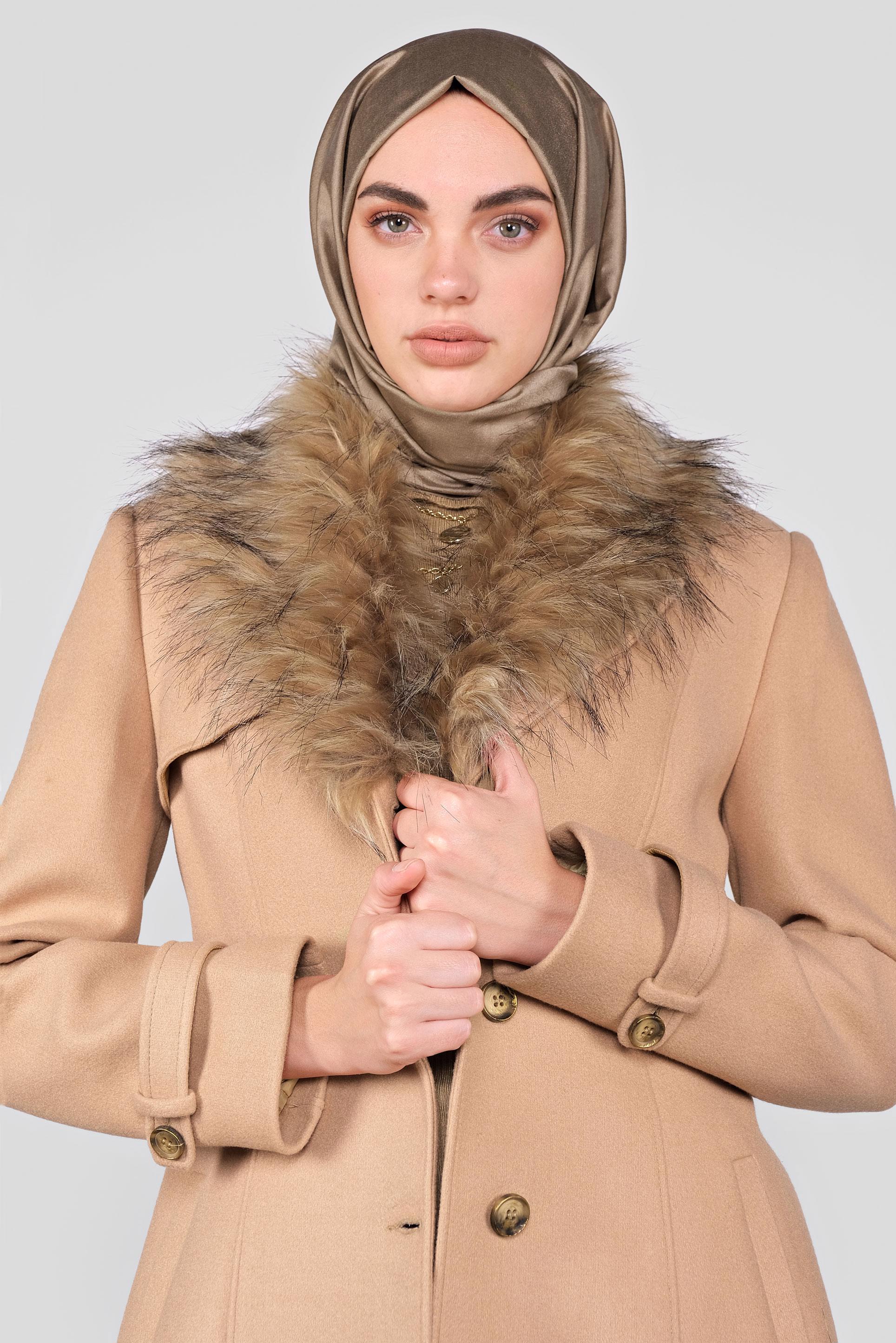 Vêtements hijab BRUN CABAN EN LAINE À COL EN EFFET FOURRURE 90130 