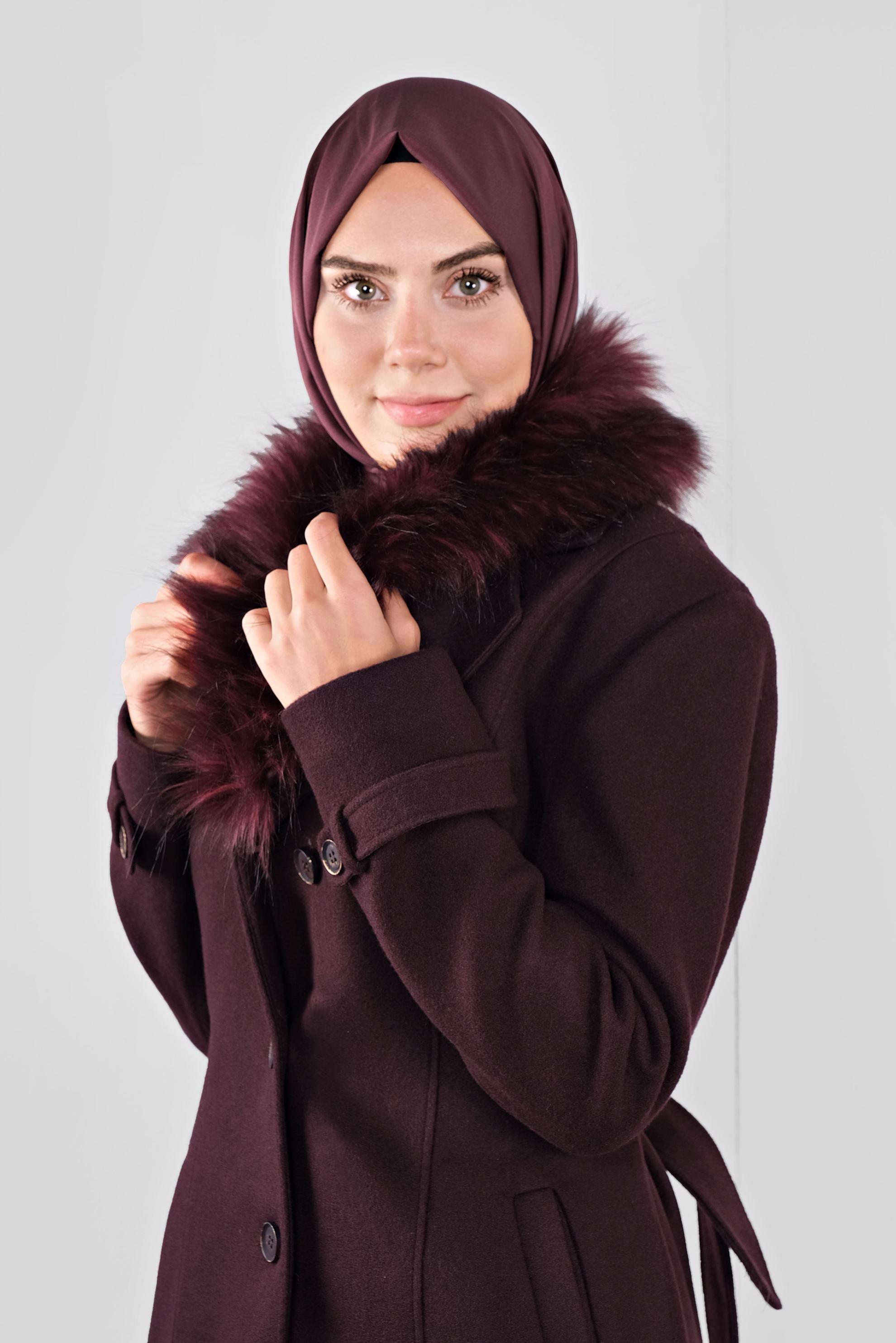 Vêtements hijab PRUNE CABAN EN LAINE À COL EN EFFET FOURRURE 90130 