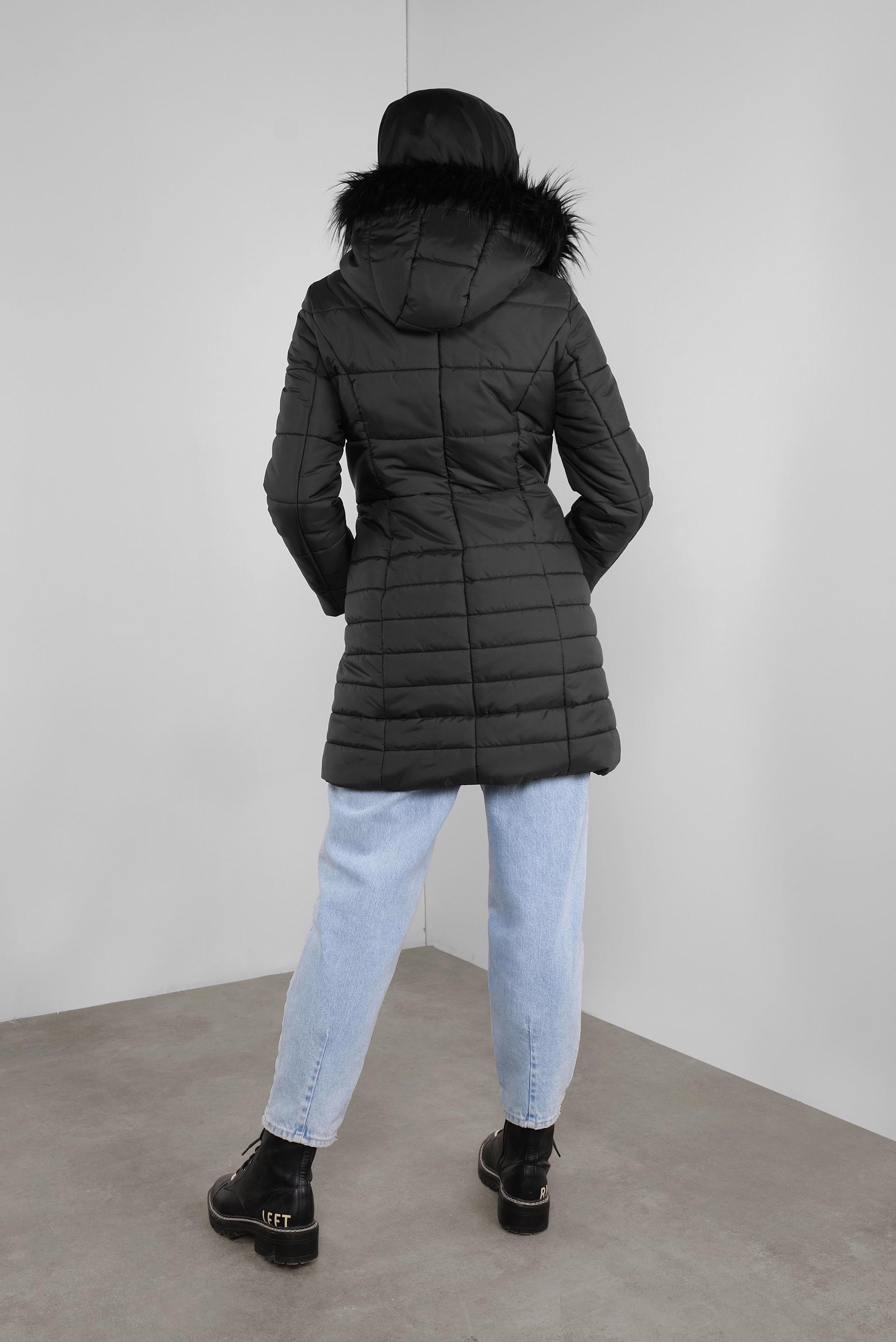 Tesettür giyim SİYAH KAPÜŞONU KÜRKLÜ ŞİŞME KABAN 90132 