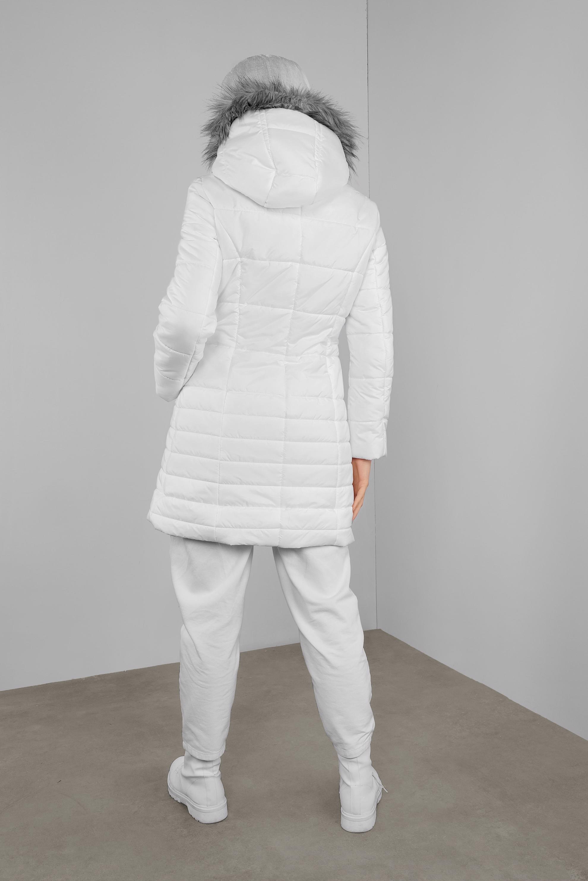 Tesettür giyim BEYAZ KAPÜŞONU KÜRKLÜ ŞİŞME KABAN 90132 